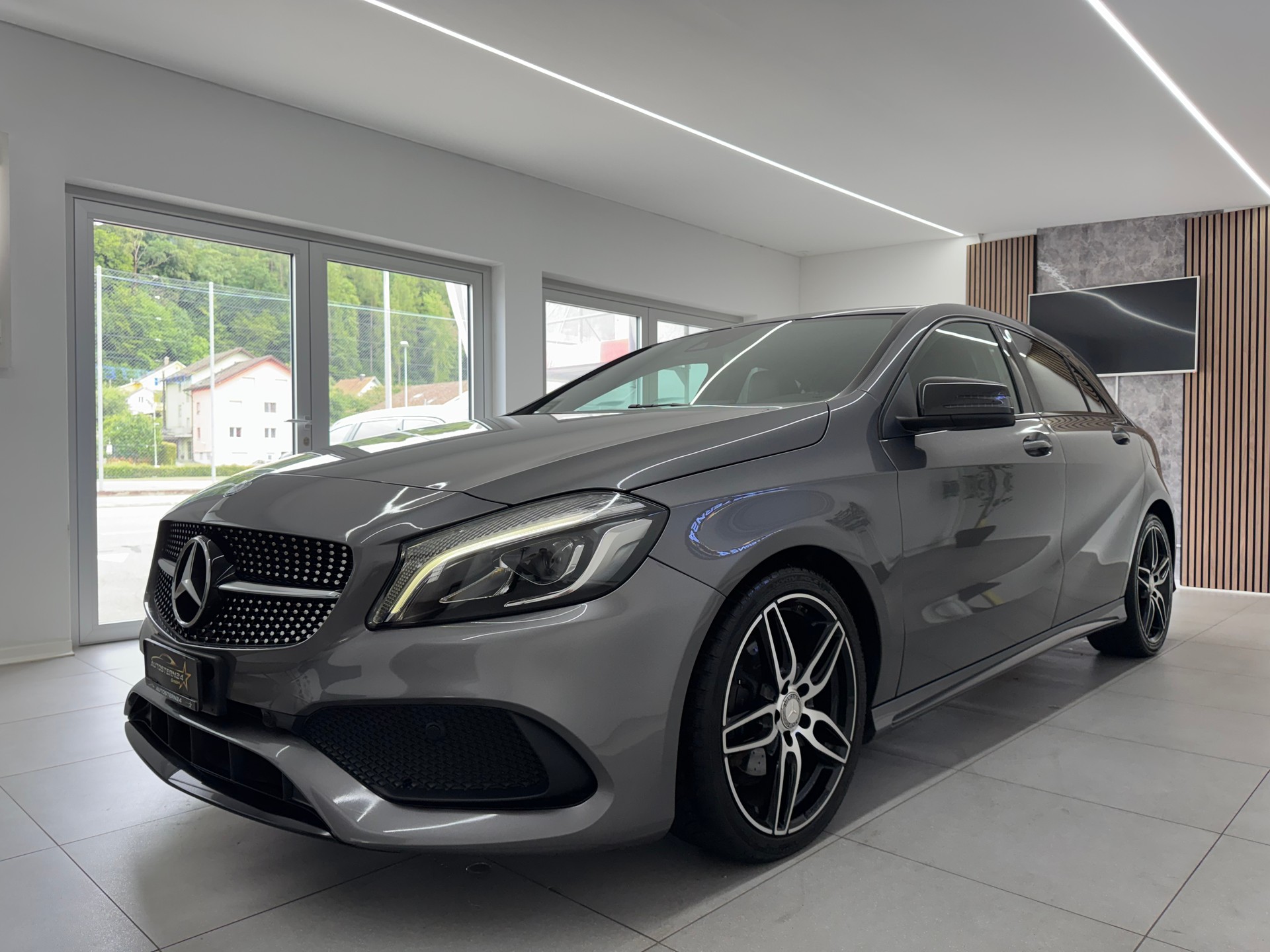 MERCEDES-BENZ A 200 CDI AMG Line 4Matic 7G-DCT*Panoramadach*-image-0