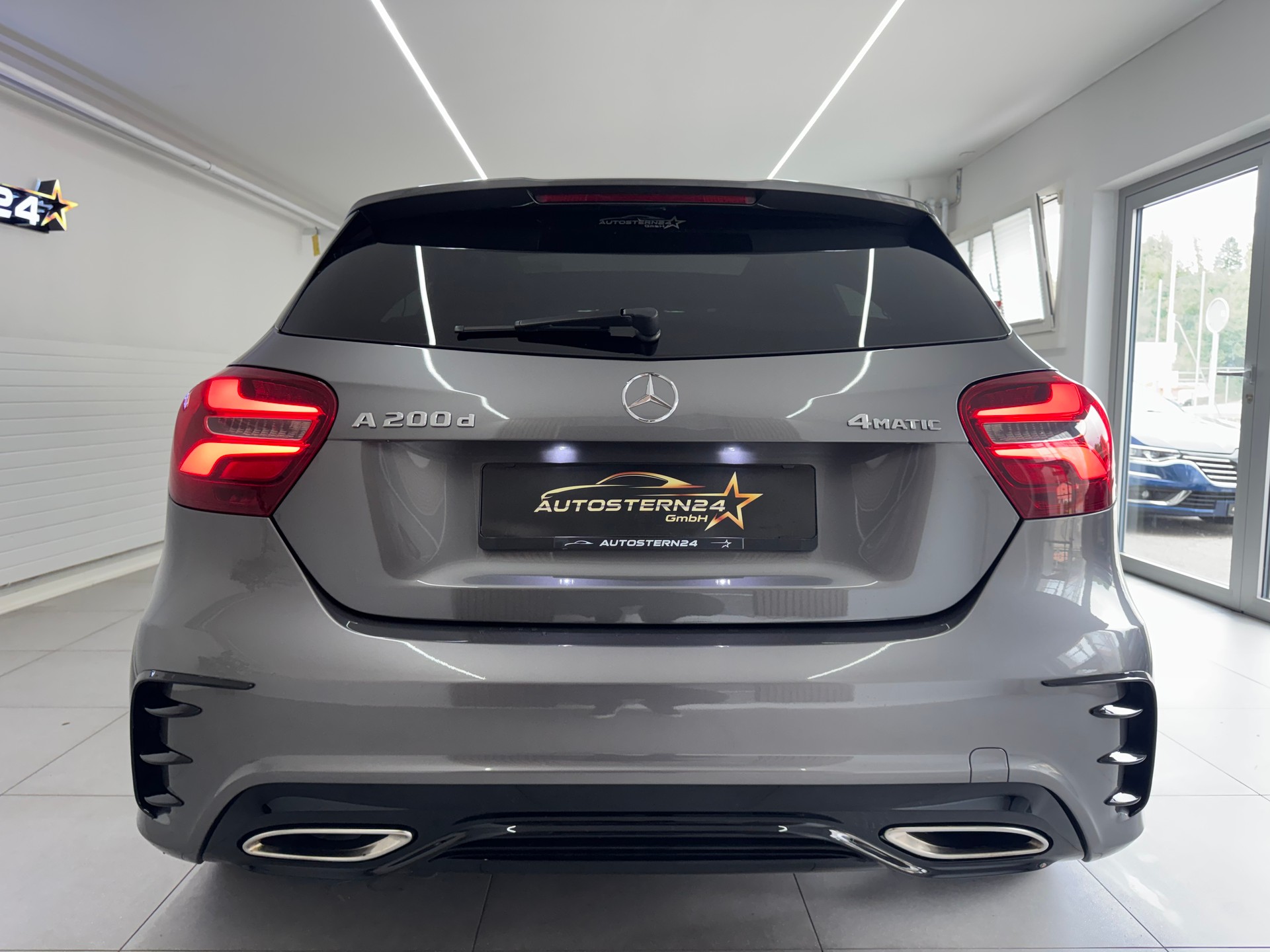 MERCEDES-BENZ A 200 CDI AMG Line 4Matic 7G-DCT*Panoramadach*-image-3