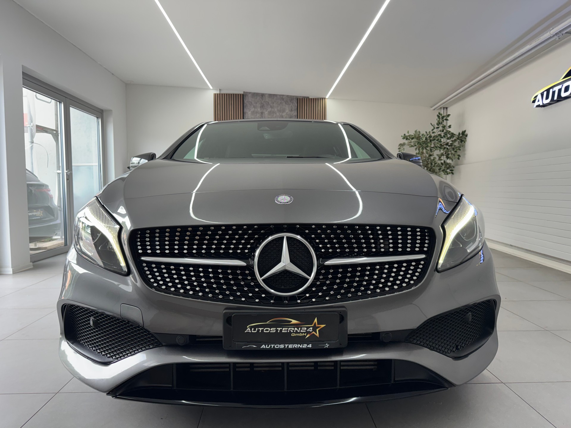 MERCEDES-BENZ A 200 CDI AMG Line 4Matic 7G-DCT*Panoramadach*-image-2