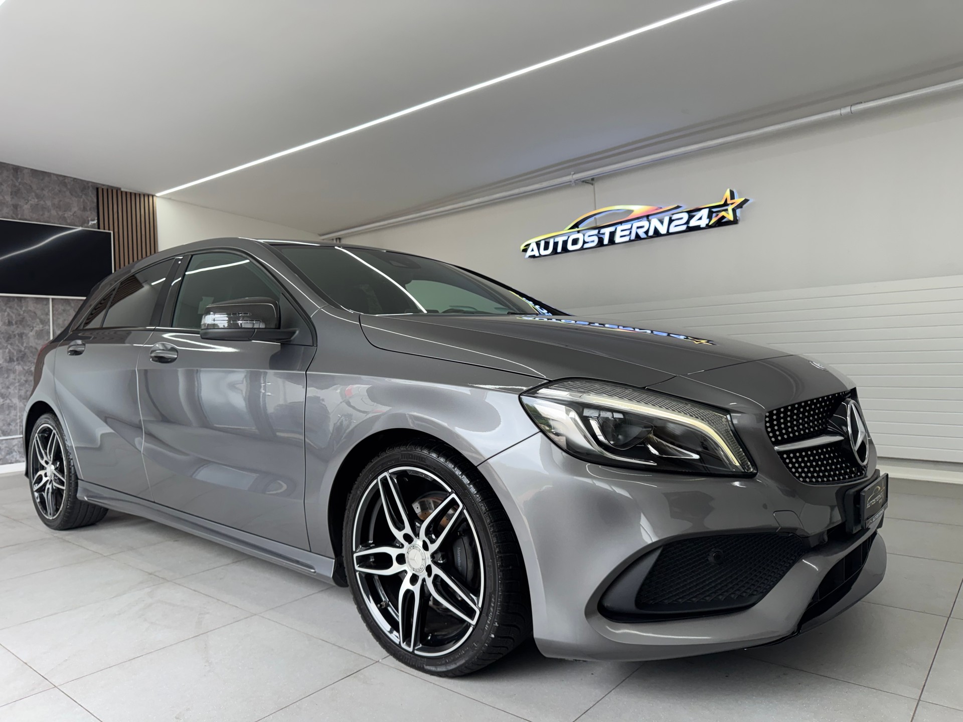 MERCEDES-BENZ A 200 CDI AMG Line 4Matic 7G-DCT*Panoramadach*-image-1