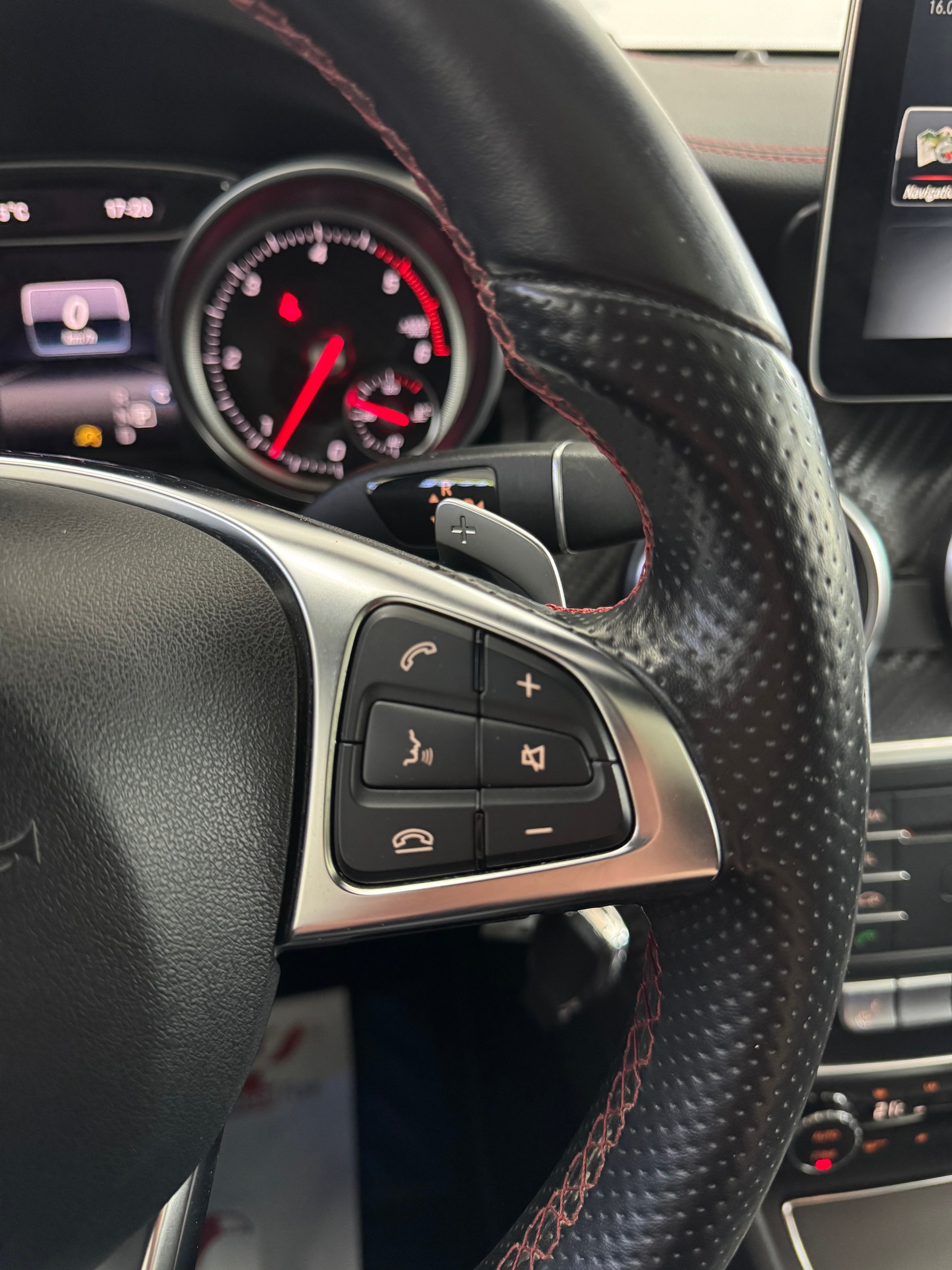 MERCEDES-BENZ A 200 CDI AMG Line 4Matic 7G-DCT*Panoramadach*-image-12