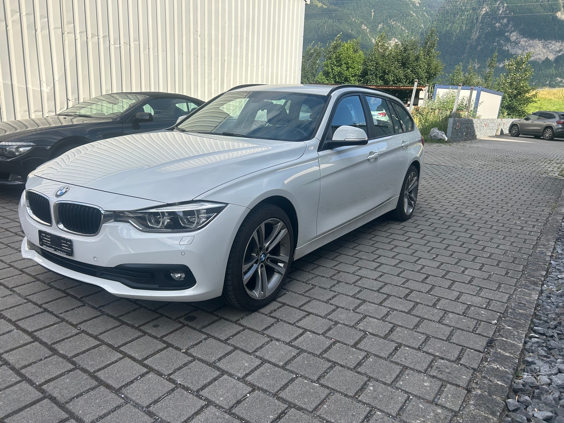 BMW 320d xDrive Touring Steptronic-image-1
