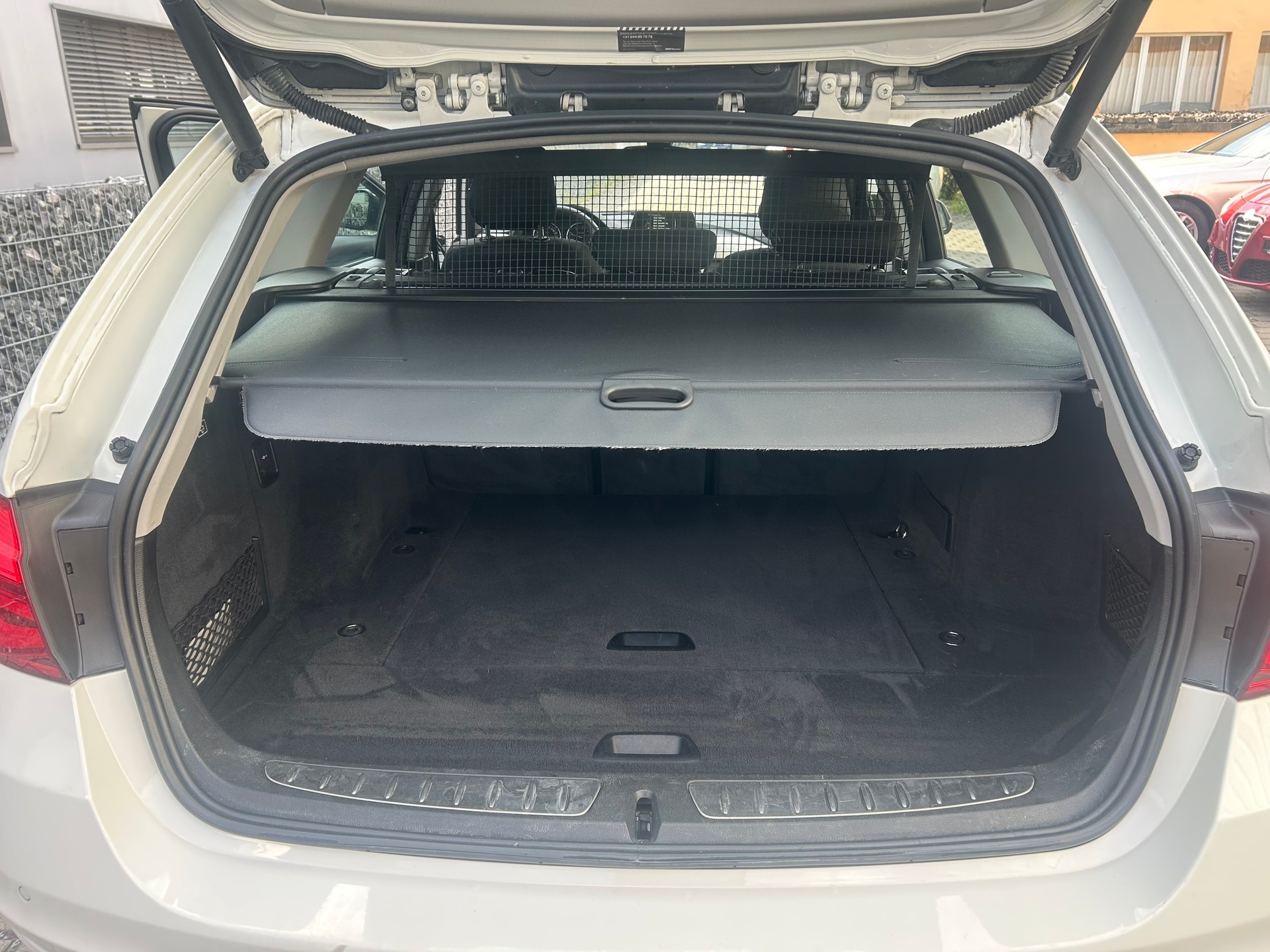 BMW 320d xDrive Touring Steptronic-image-8