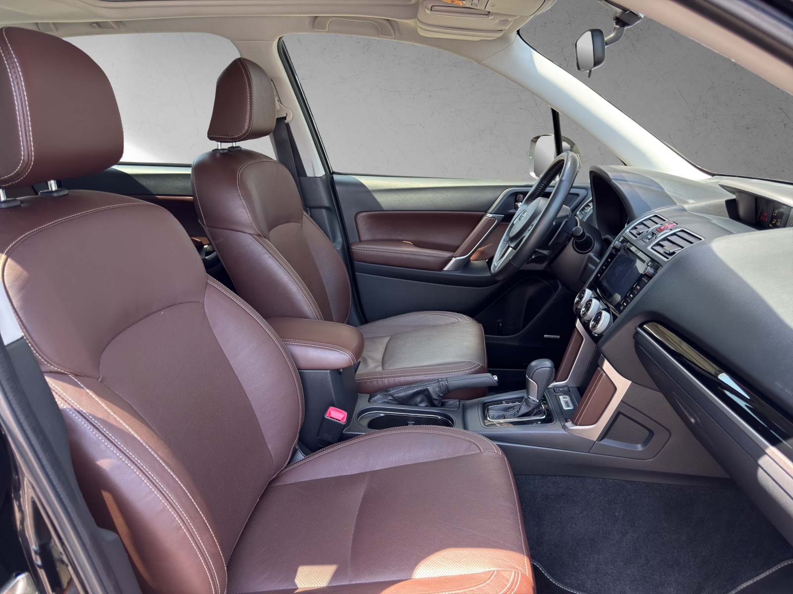 SUBARU Forester 2.0XT Luxury Lineartronic-image-12