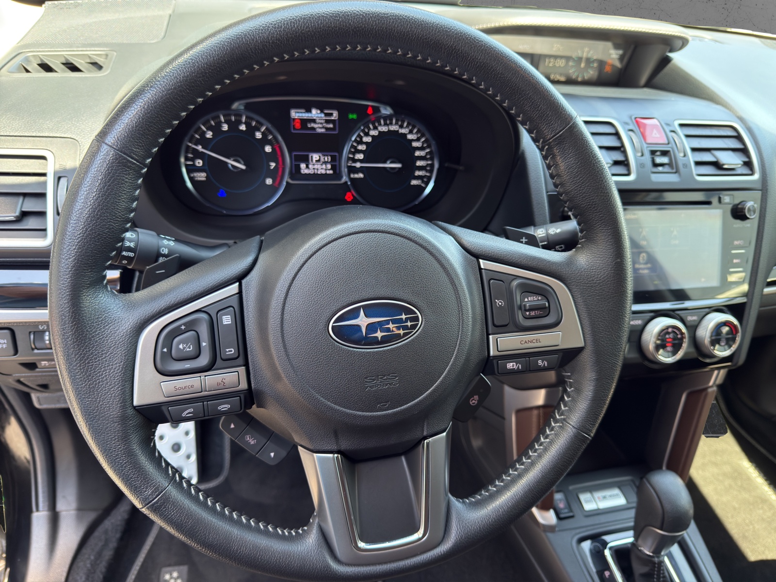 SUBARU Forester 2.0XT Luxury Lineartronic-image-9