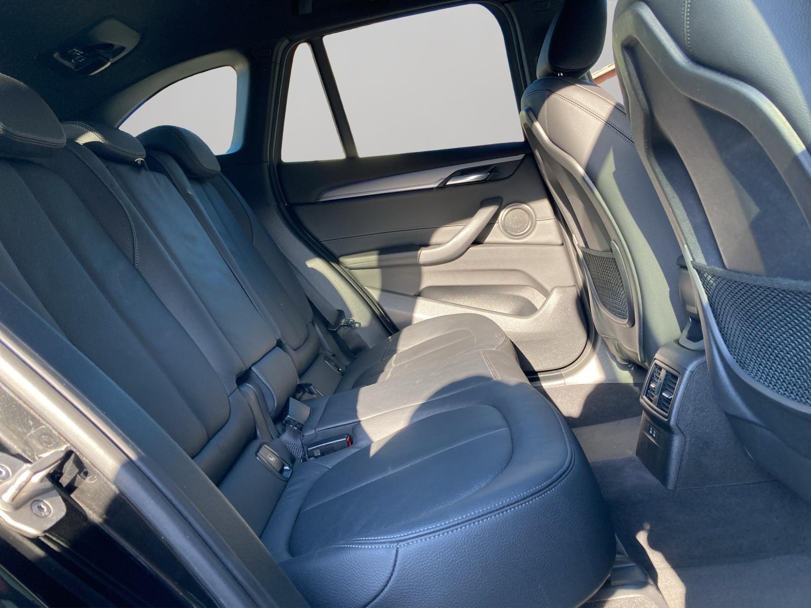 BMW X1 25i xDrive SAG-image-11