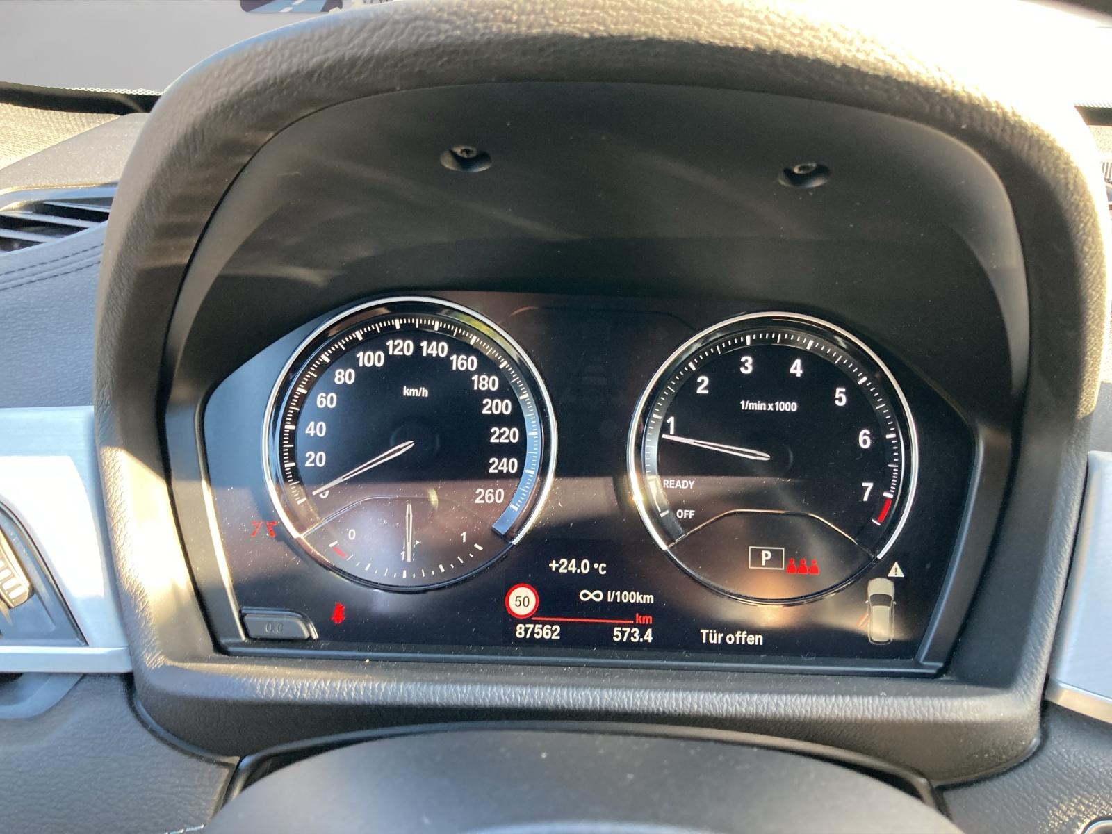 BMW X1 25i xDrive SAG-image-15