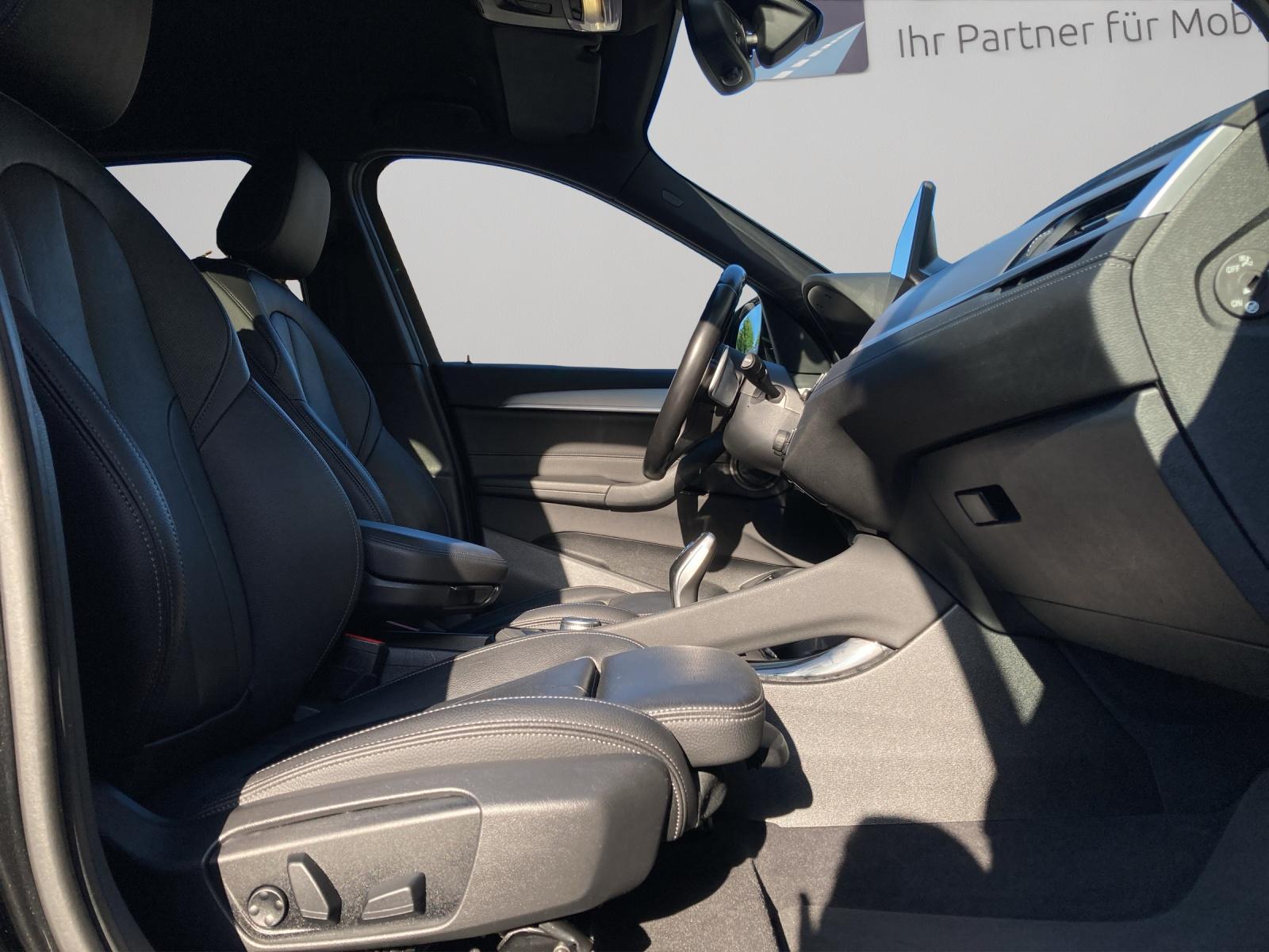 BMW X1 25i xDrive SAG-image-10