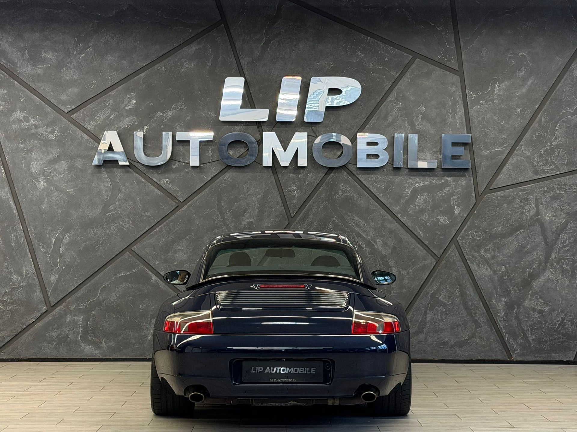 PORSCHE 911 Carrera 4 Cabrio-image-6