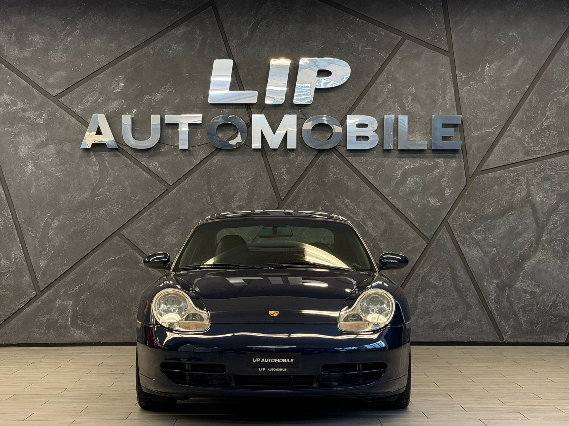 PORSCHE 911 Carrera 4 Cabrio-image-1