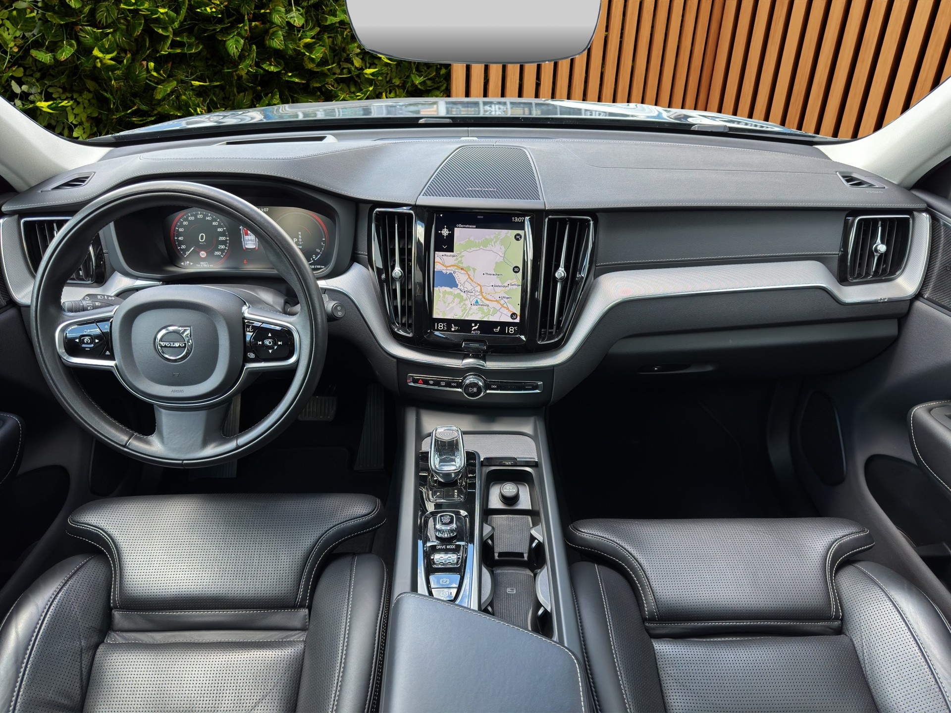 VOLVO XC60 2.0 T8 TE Inscription eAWD-image-8