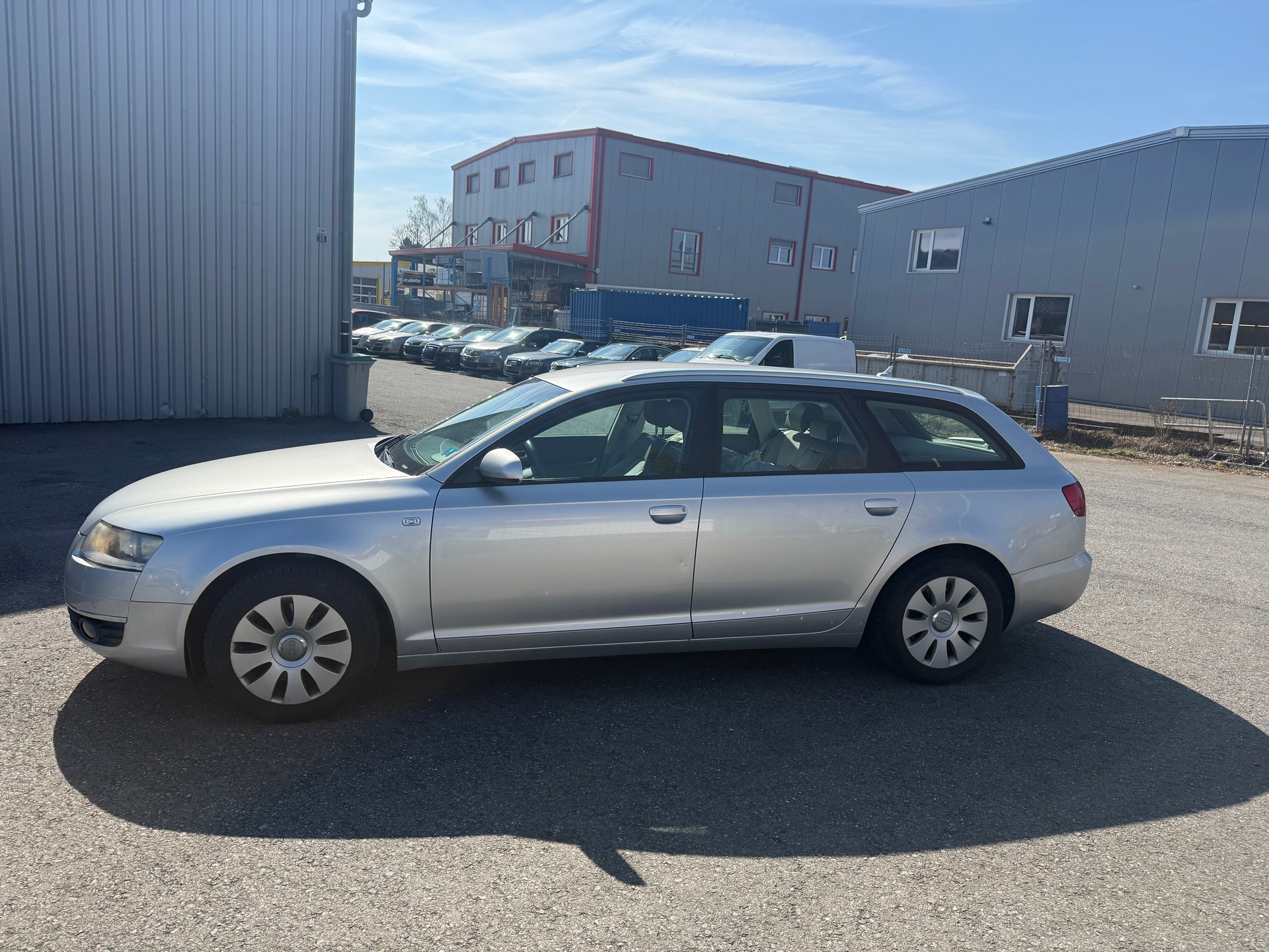 AUDI A6 Avant 2.0T FSI-image-3