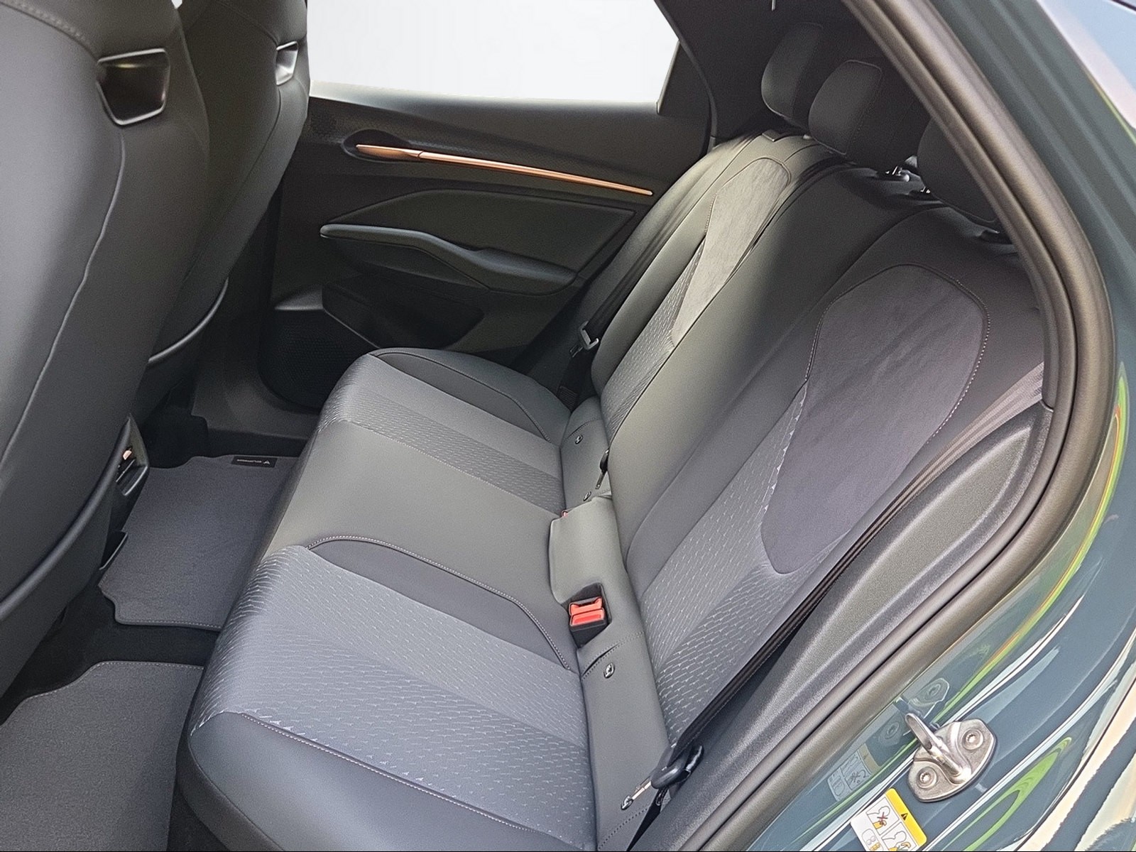 CUPRA Raval Launch Editions Dynamic-image-8