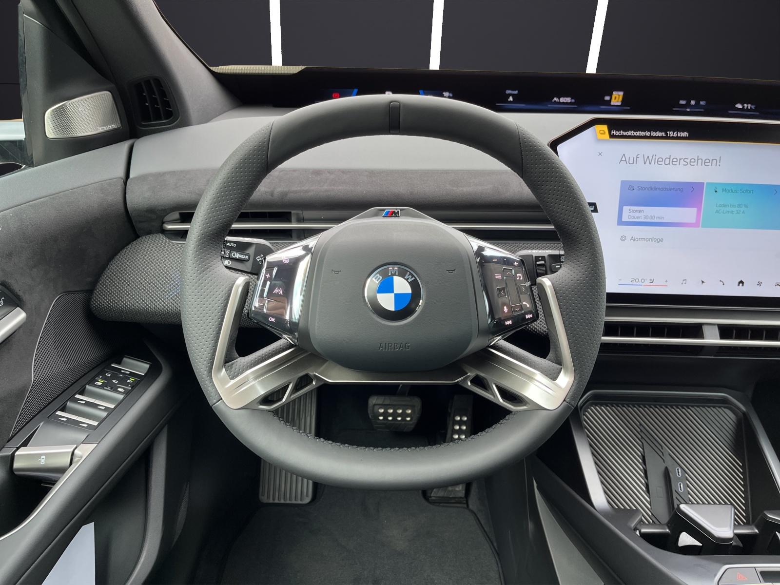 BMW iX3 50 xDrive-image-5