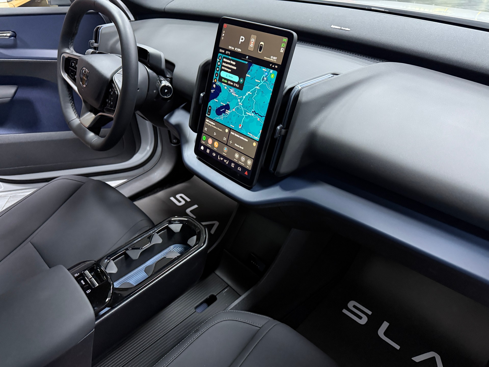 VOLVO EX30 E60 69kWh Twin Plus / CH Fz-image-17