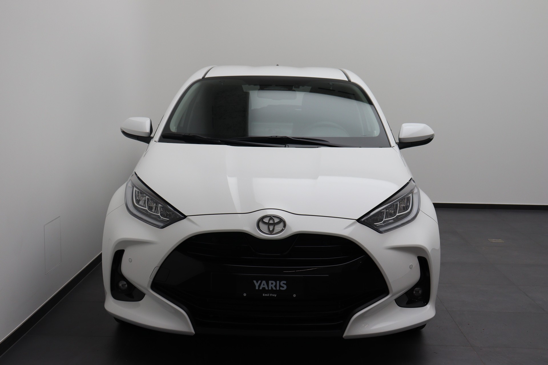 TOYOTA Yaris 1.5 VVT-i HSD Trend-showroom-element-1