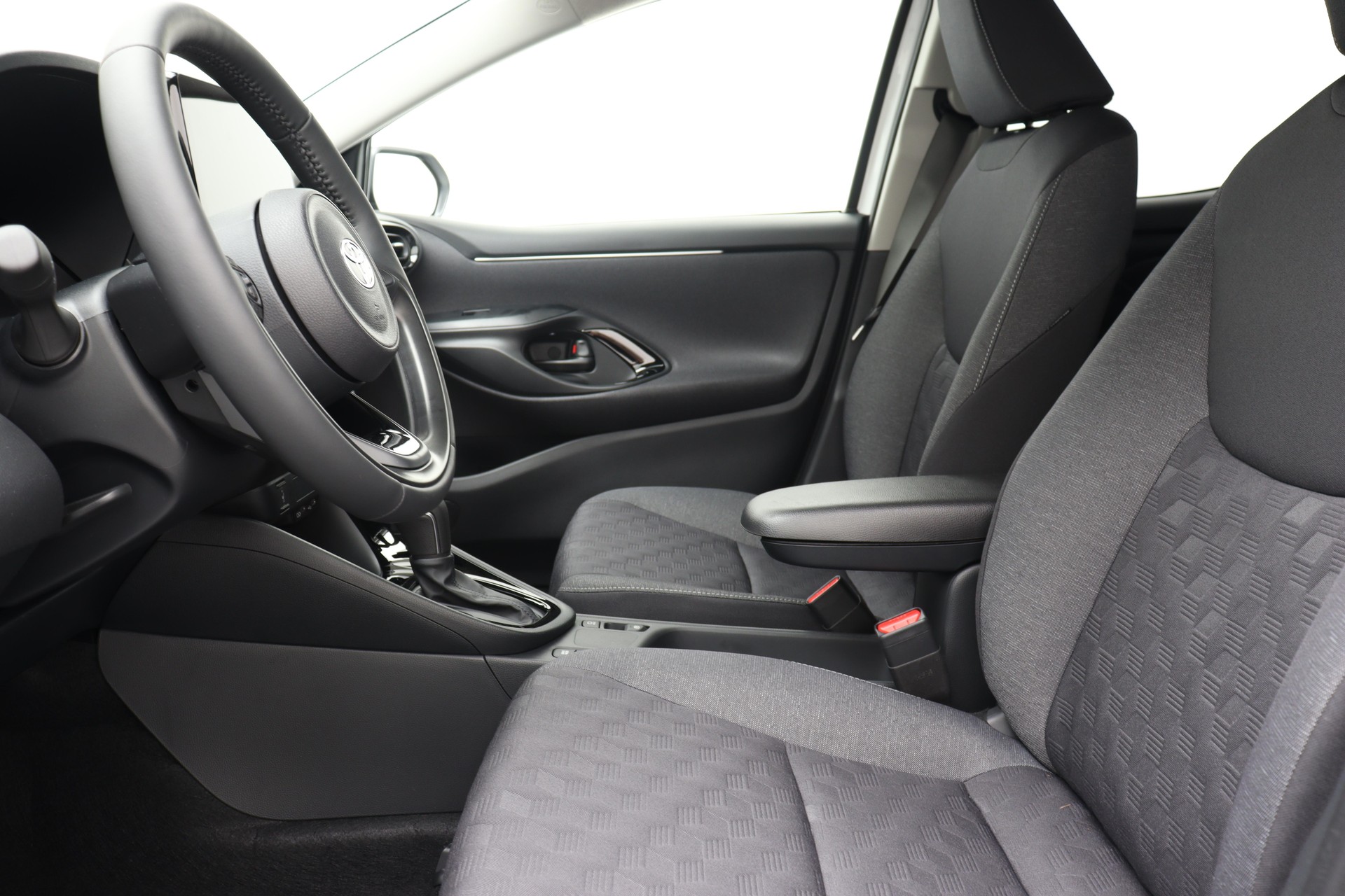 TOYOTA Yaris 1.5 VVT-i HSD Trend-image-6