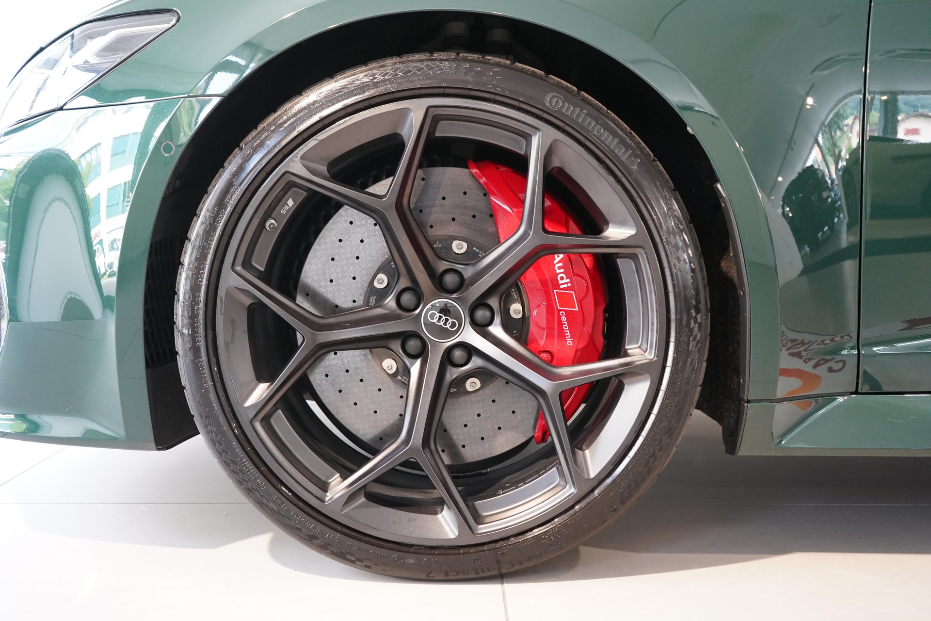 AUDI RS6 Avant 4.0 V8 TFSI performance quattro T-Tronic-image-23