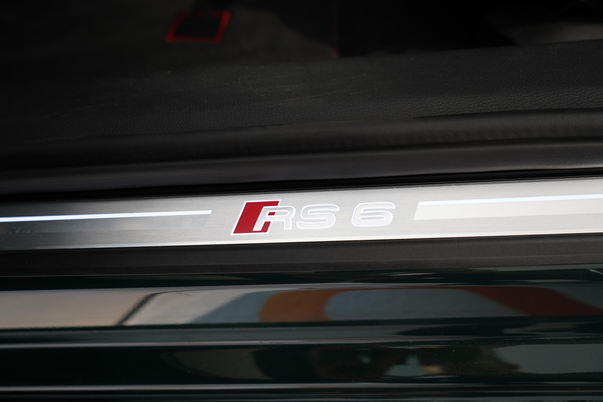 AUDI RS6 Avant 4.0 V8 TFSI performance quattro T-Tronic-image-20