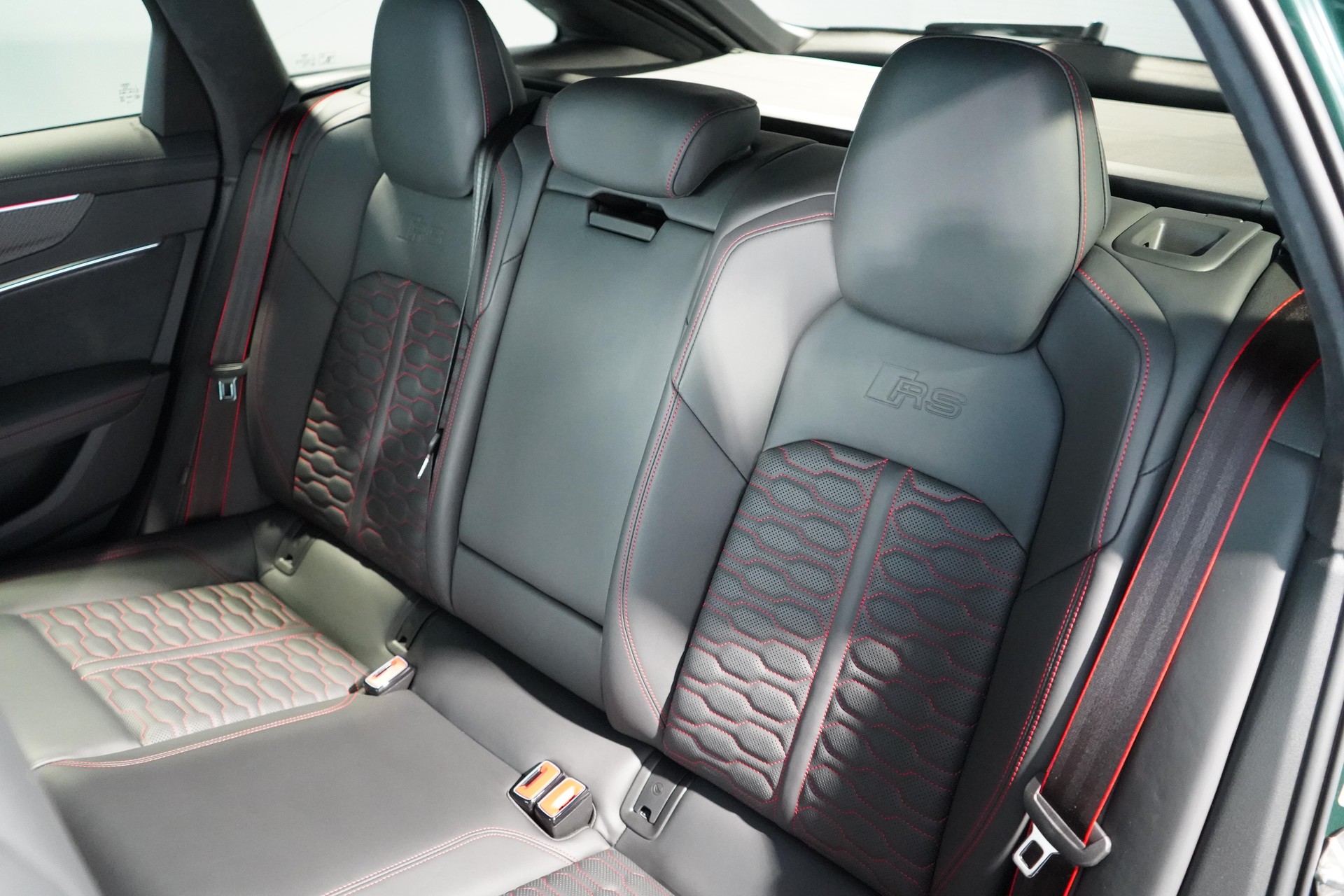 AUDI RS6 Avant 4.0 V8 TFSI performance quattro T-Tronic-image-14
