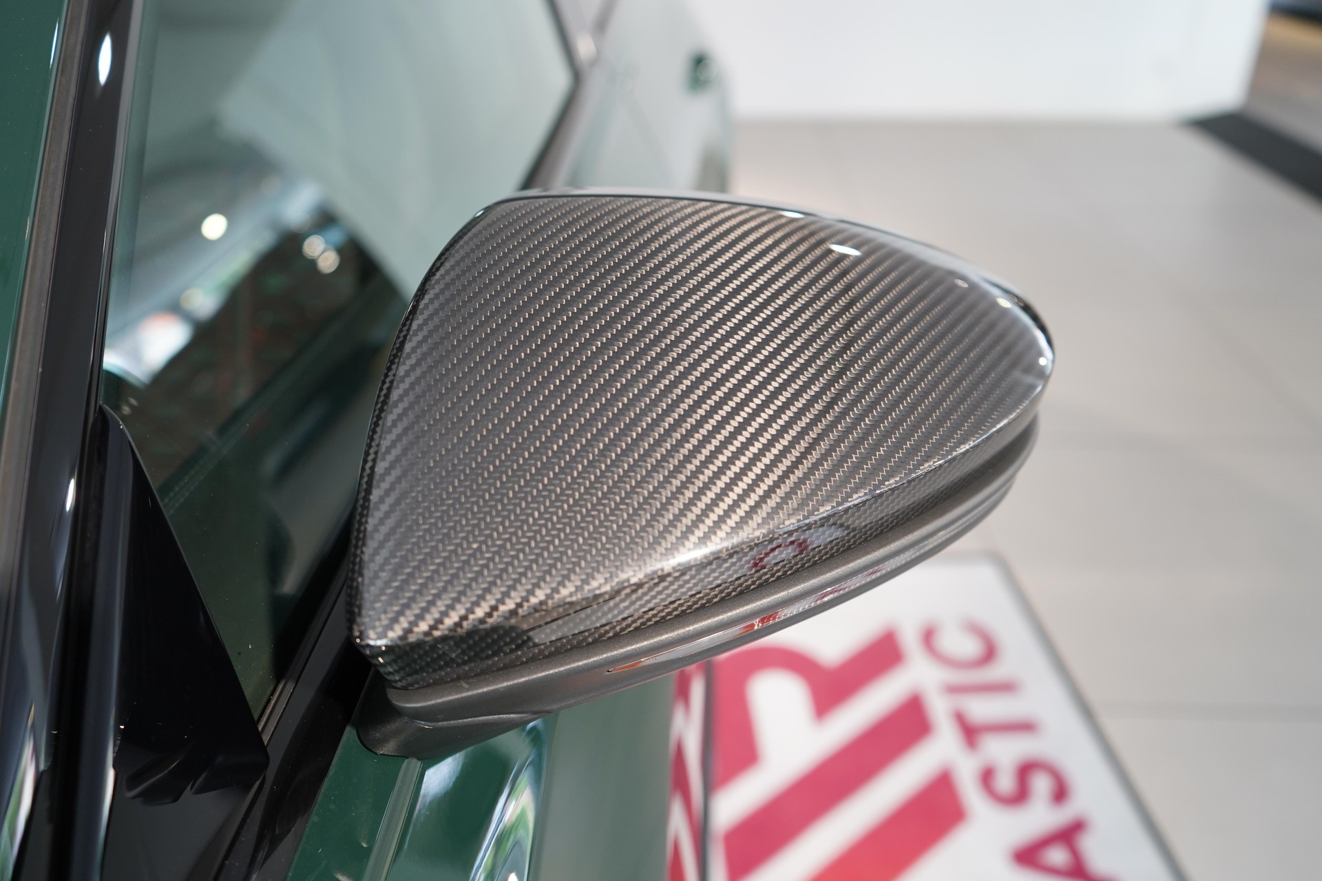 AUDI RS6 Avant 4.0 V8 TFSI performance quattro T-Tronic-image-22