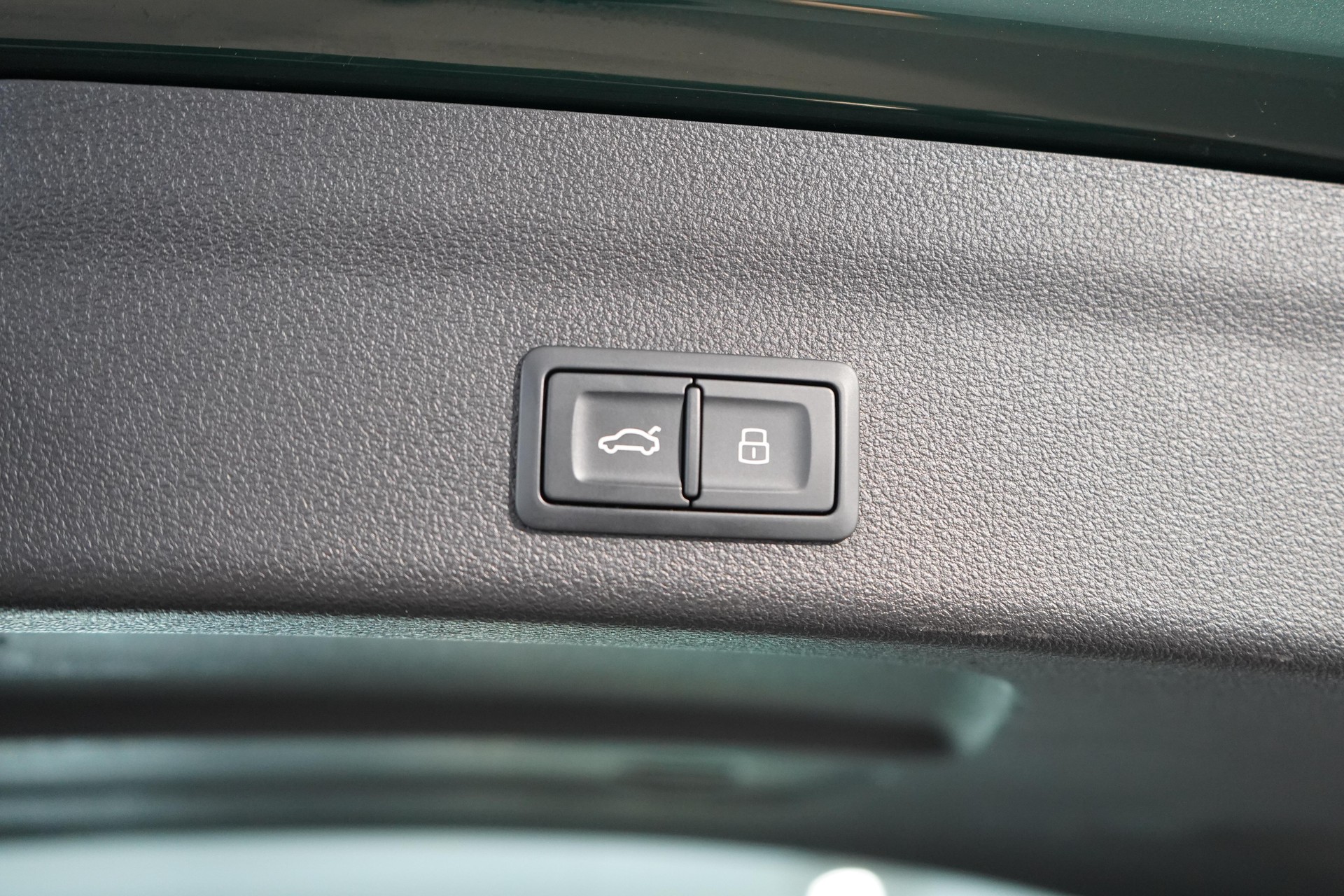 AUDI RS6 Avant 4.0 V8 TFSI performance quattro T-Tronic-image-18