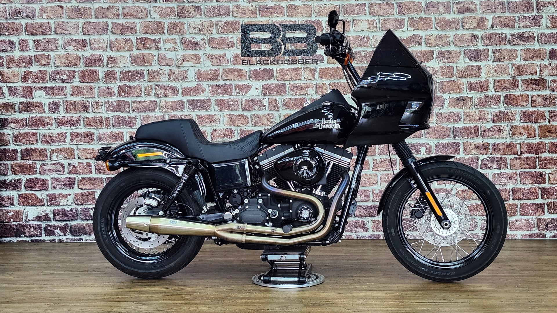 HARLEY-DAVIDSON FXDB Dyna Street Bob ABS-showroom-element-1
