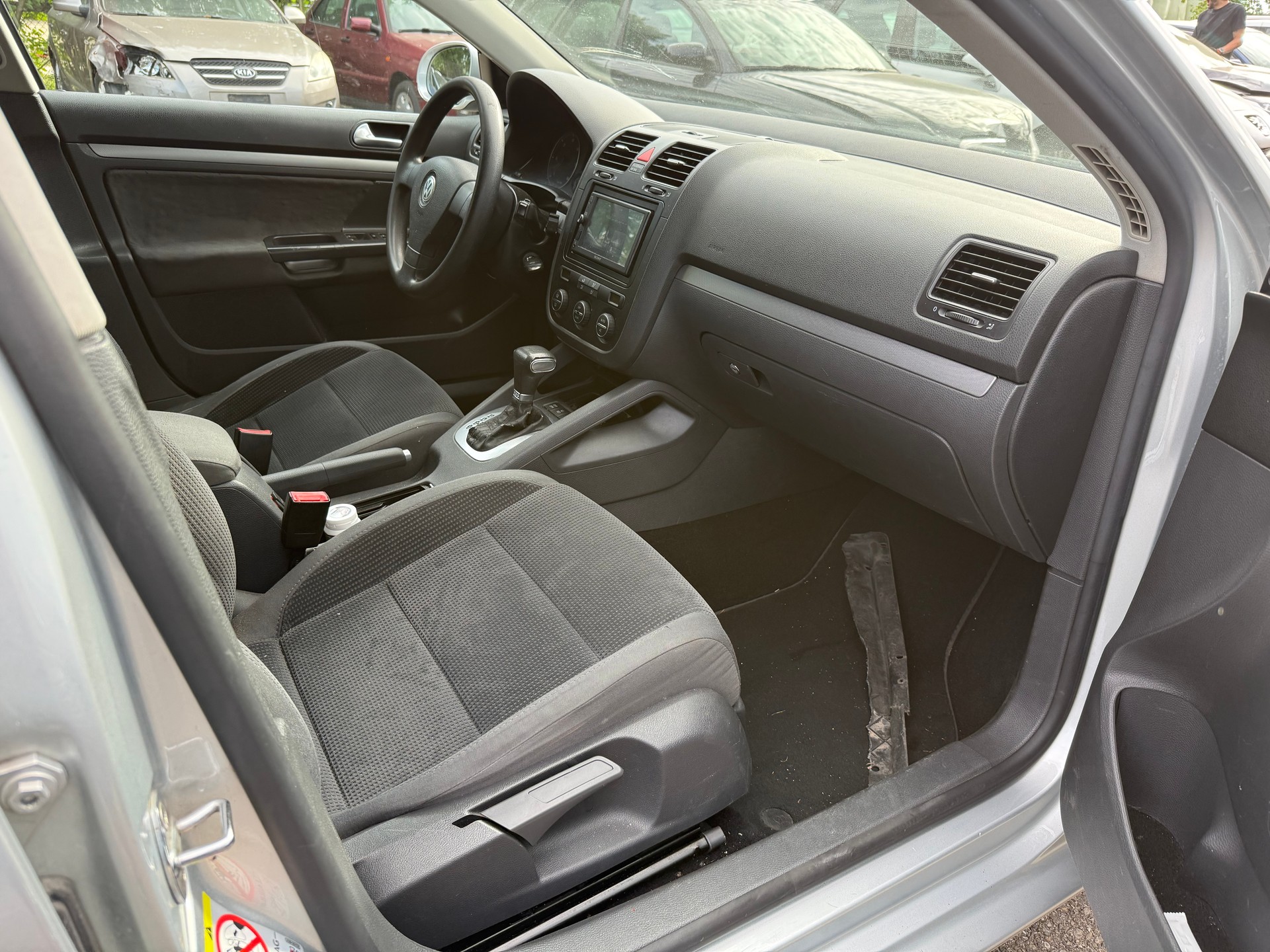 VW Golf Variant 2.0 TDI Comfortline DSG-image-7