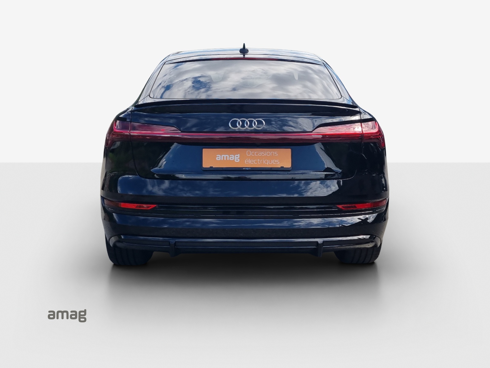 AUDI e-tron 55 Sportback S Line quattro-image-4