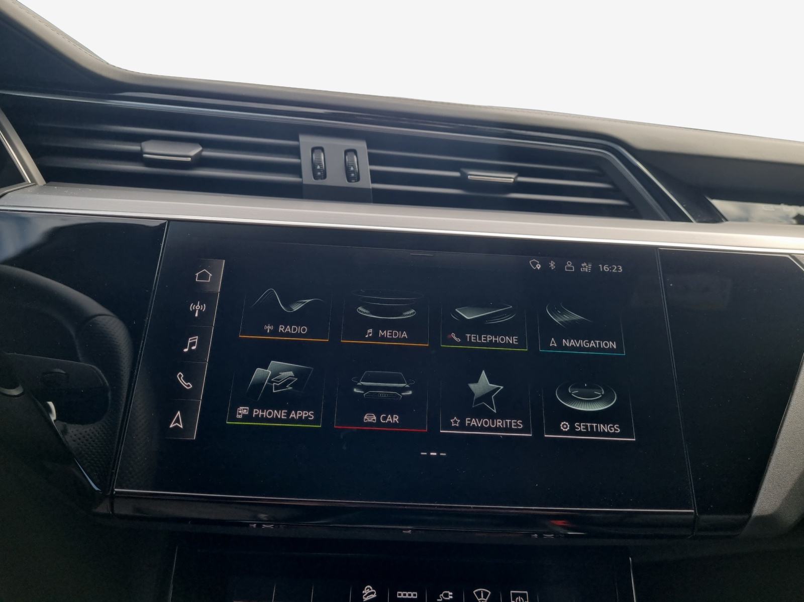 AUDI e-tron 55 Sportback S Line quattro-image-16