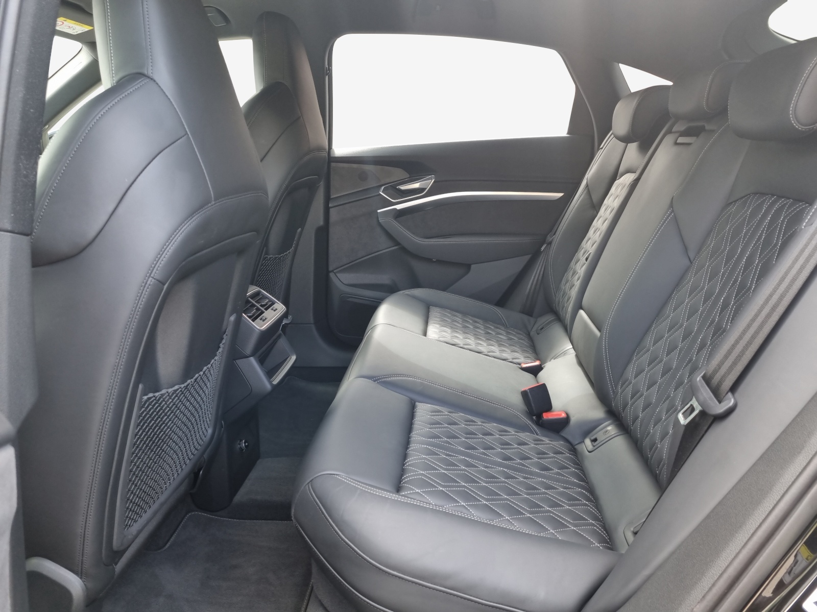 AUDI e-tron 55 Sportback S Line quattro-image-12