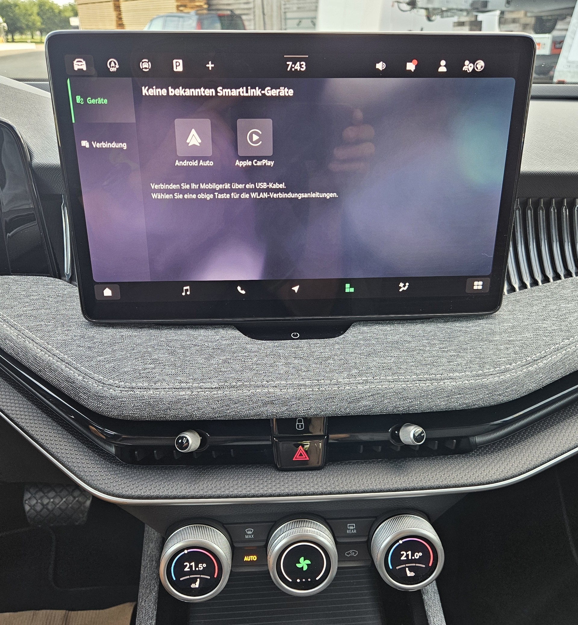SKODA Superb Combi 2.0 TDi Selection 4x4 DSG Modell 2026 mit Anhängerkupplung-image-18