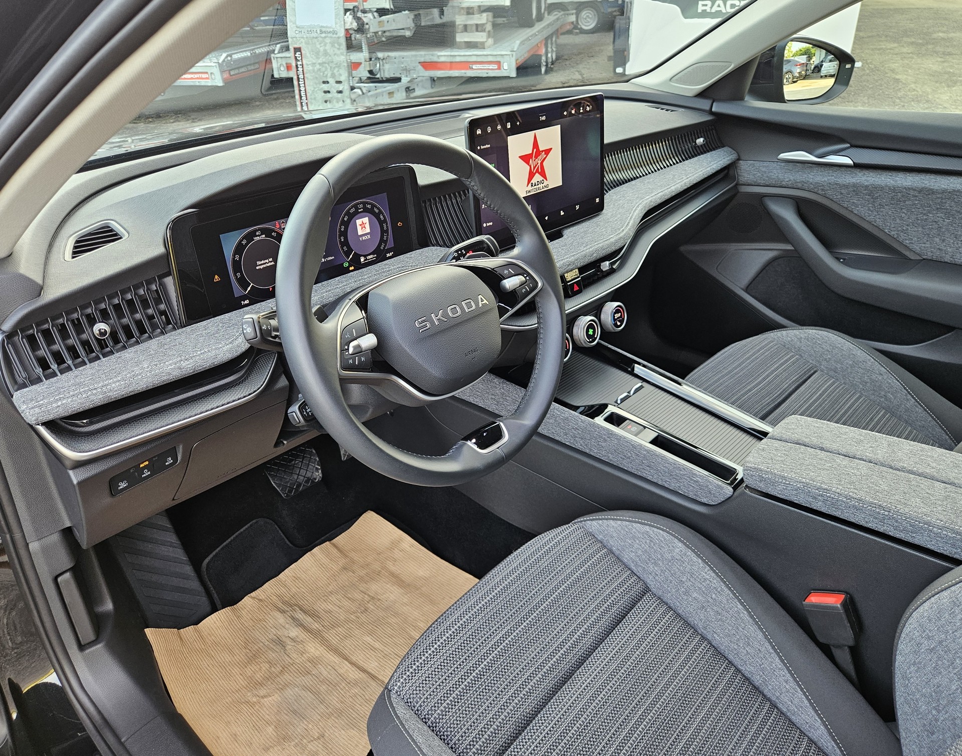 SKODA Superb Combi 2.0 TDi Selection 4x4 DSG Modell 2026 mit Anhängerkupplung-image-10