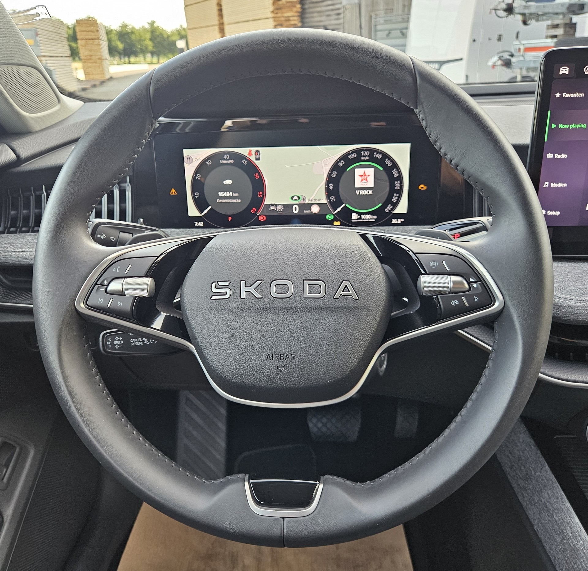 SKODA Superb Combi 2.0 TDi Selection 4x4 DSG Modell 2026 mit Anhängerkupplung-image-13