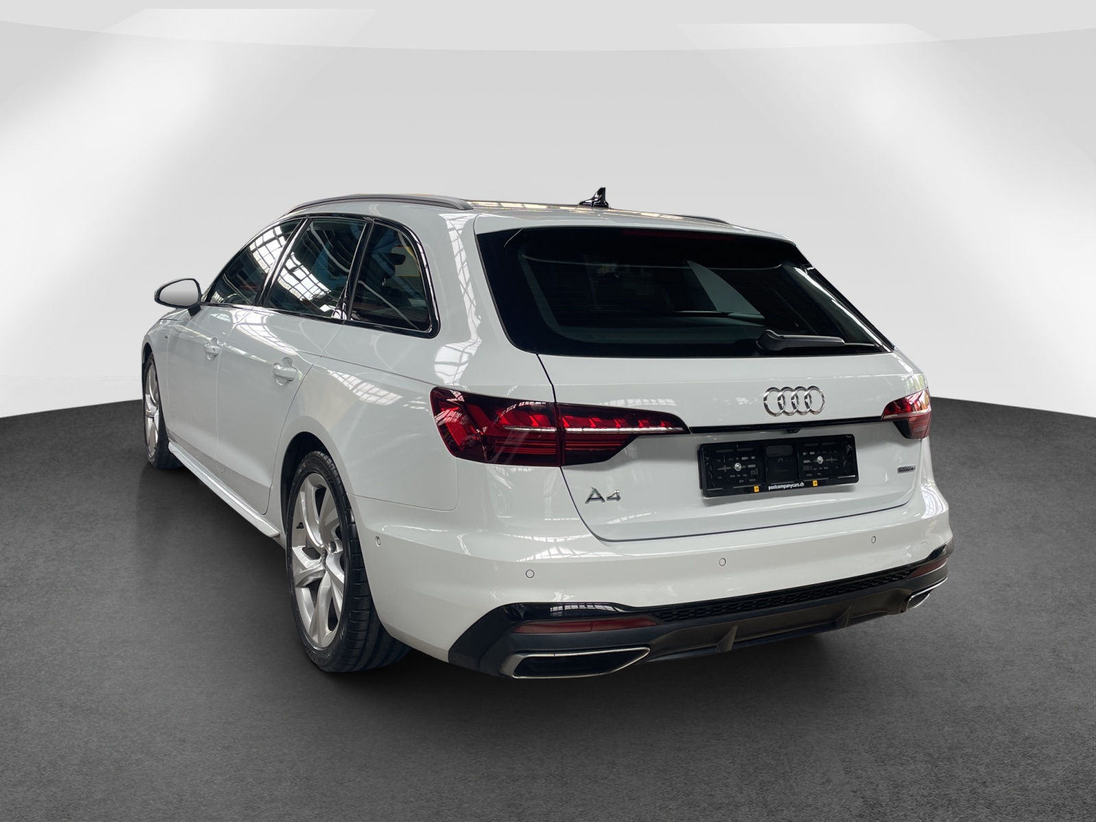 AUDI A4 Avant 2.0 40 TDI S Line quattro S-Tronic-image-3