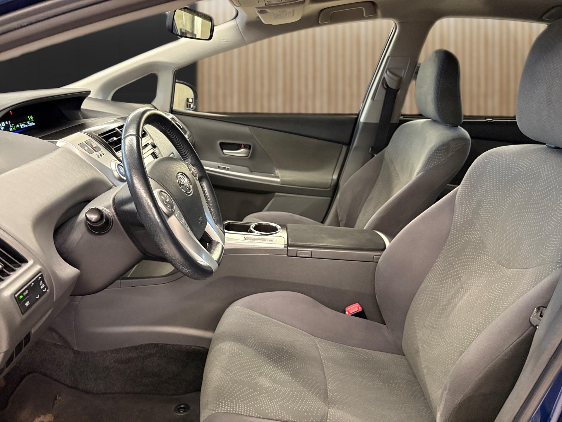 TOYOTA Prius+ 1.8 VVT-i HSD Sol-image-11