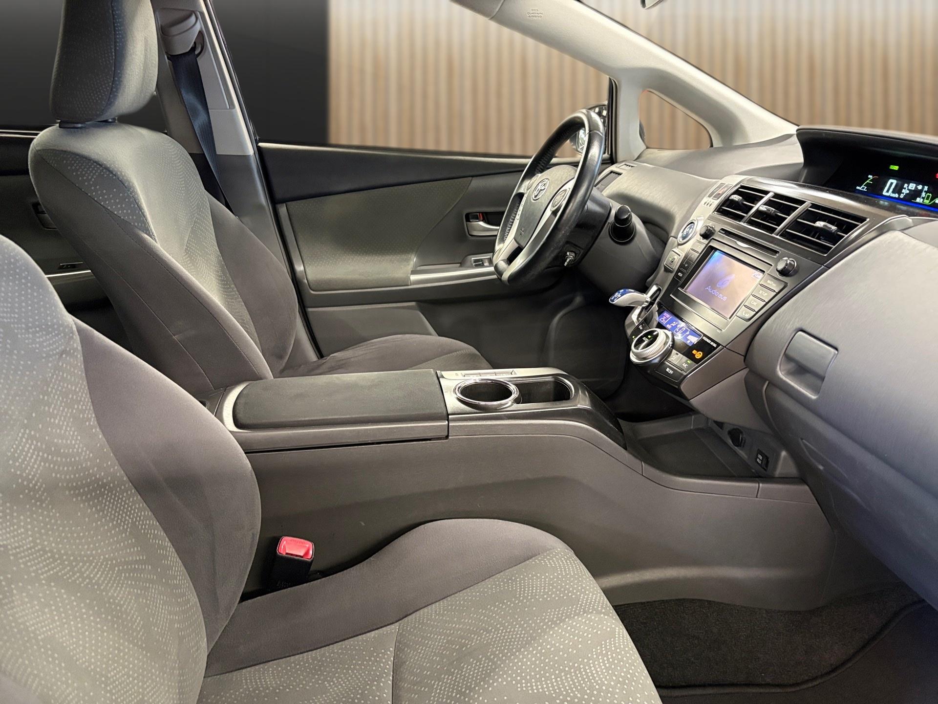 TOYOTA Prius+ 1.8 VVT-i HSD Sol-image-15