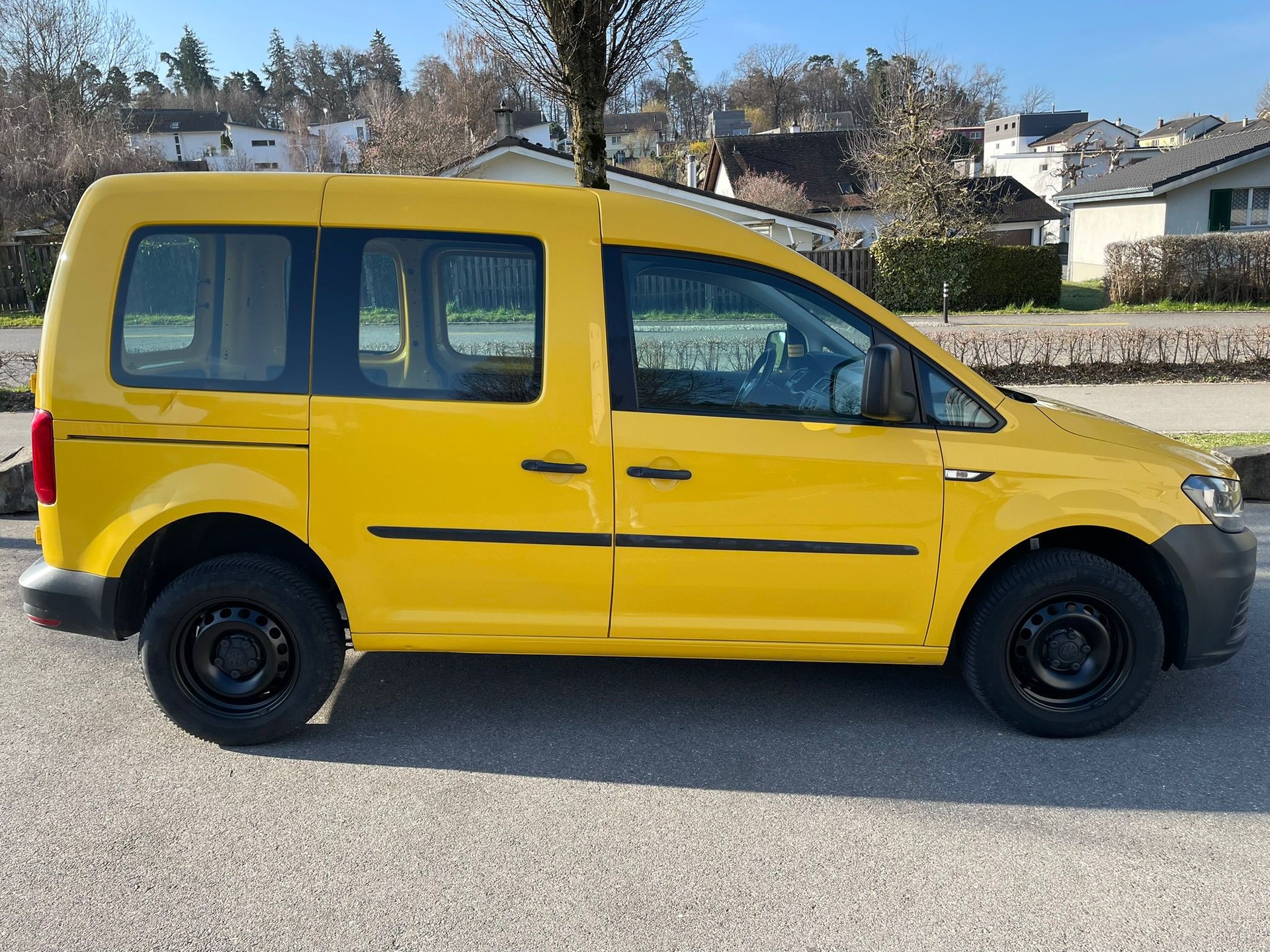 VW Caddy 2.0TDI BlueMotion Technology-image-5