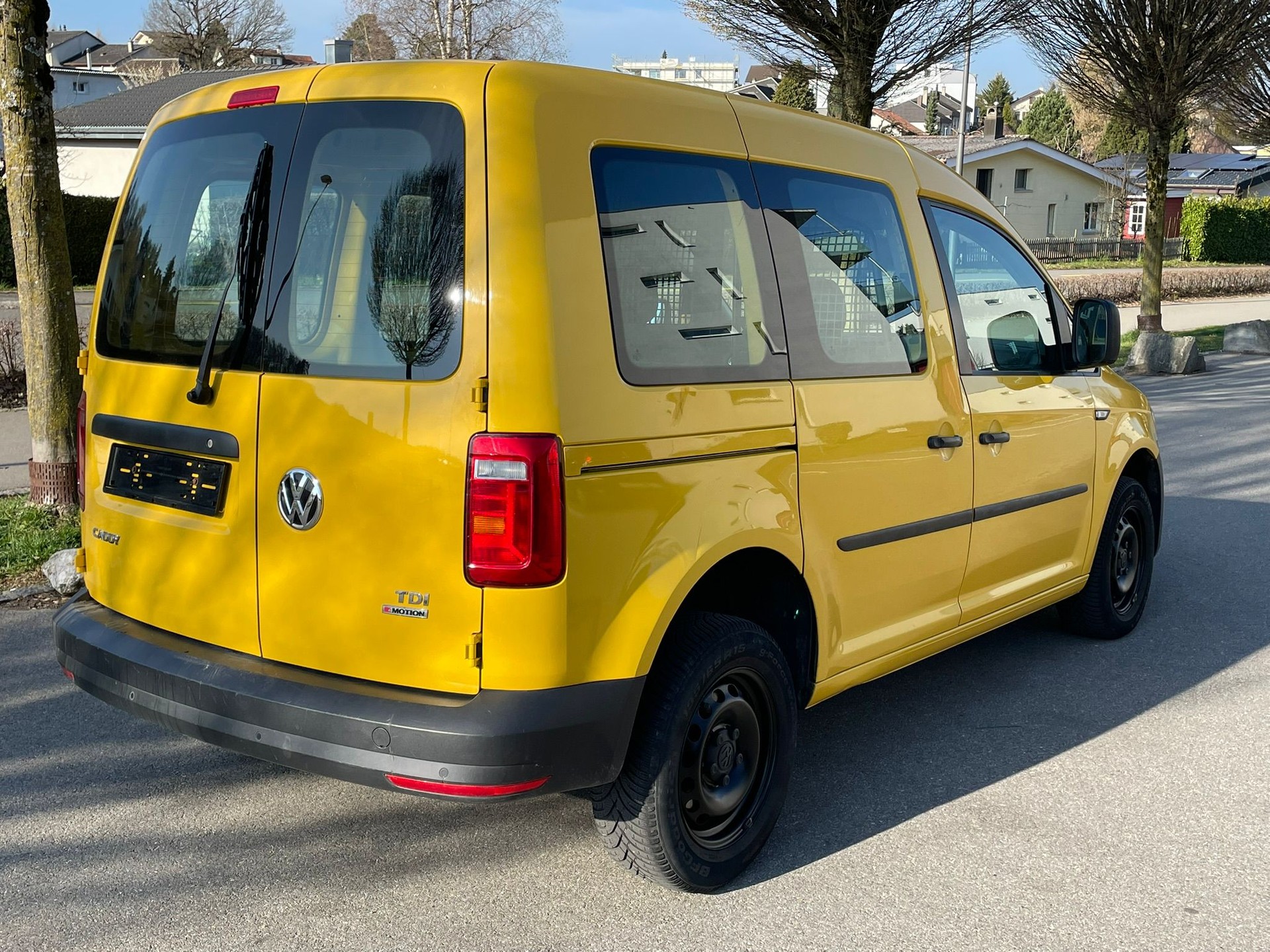 VW Caddy 2.0TDI BlueMotion Technology-image-4