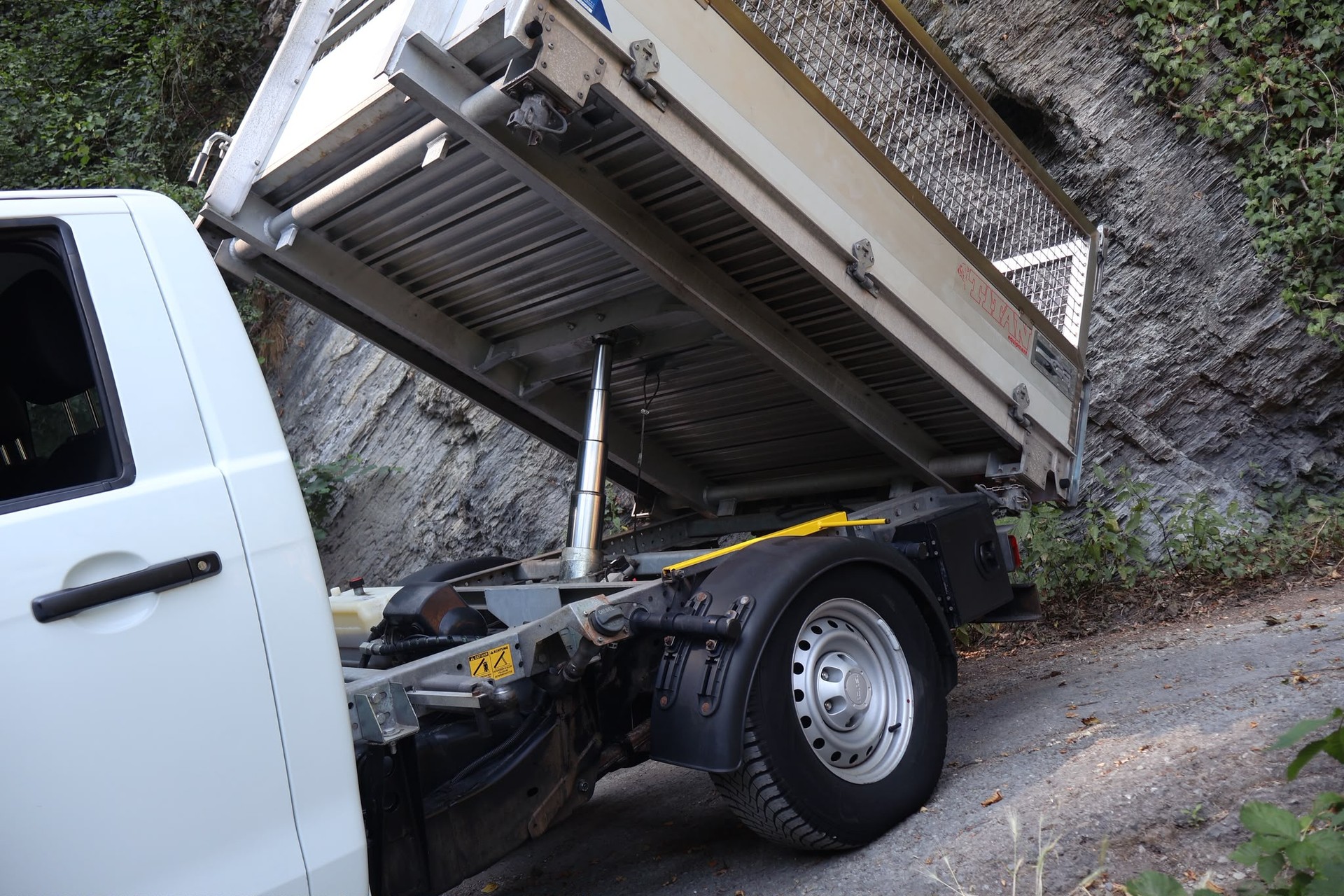 ISUZU D-MAX 1.9 SingleCab Satellite 4x4-image-4