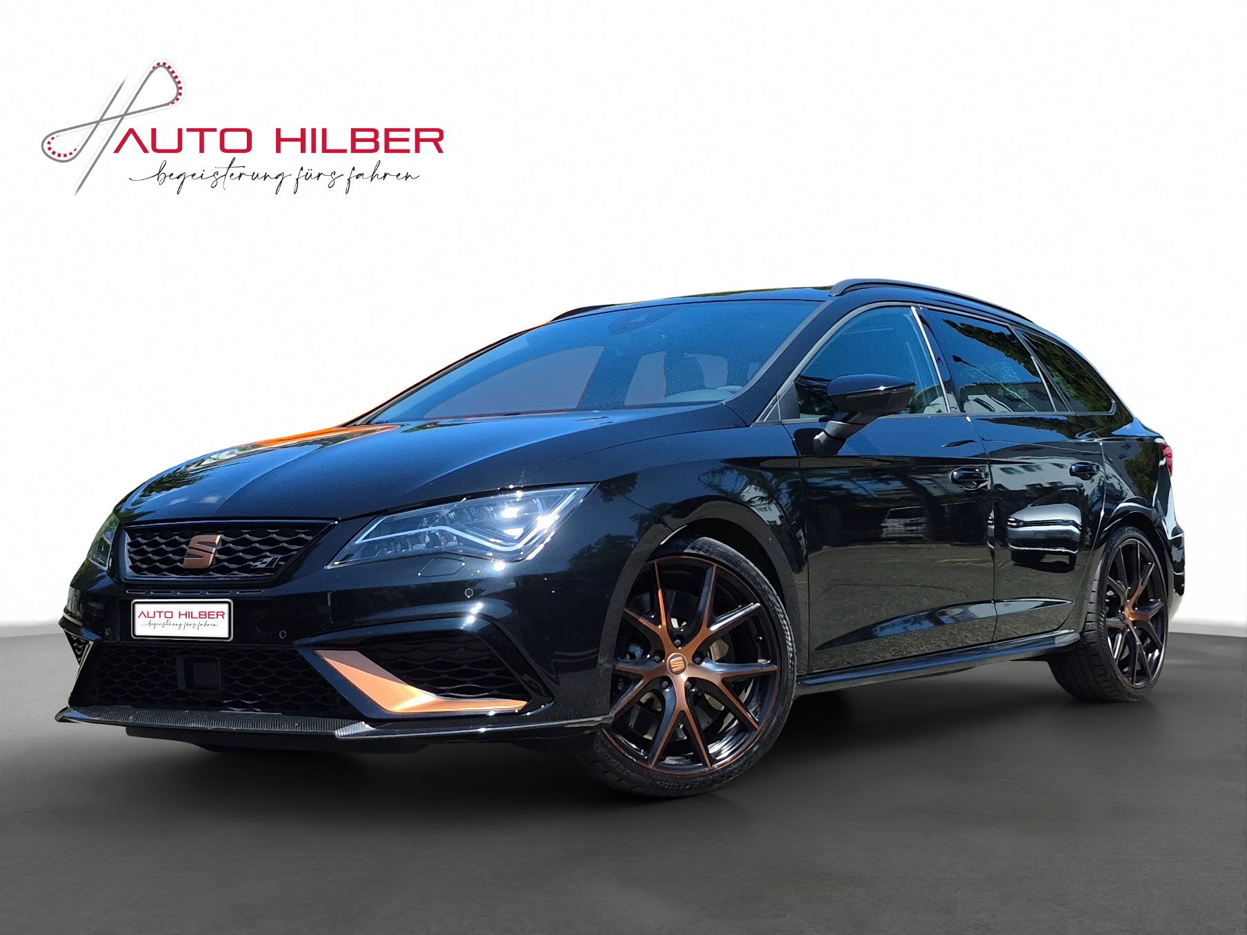 SEAT Leon ST 2.0 TSI Cupra R 300 4 Drive DSG *Carbon Paket Bodykit*-image-0