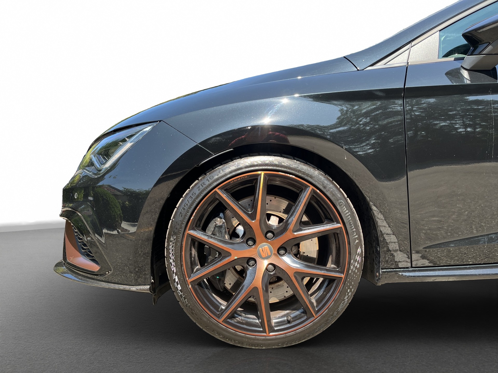SEAT Leon ST 2.0 TSI Cupra R 300 4 Drive DSG *Carbon Paket Bodykit*-image-3