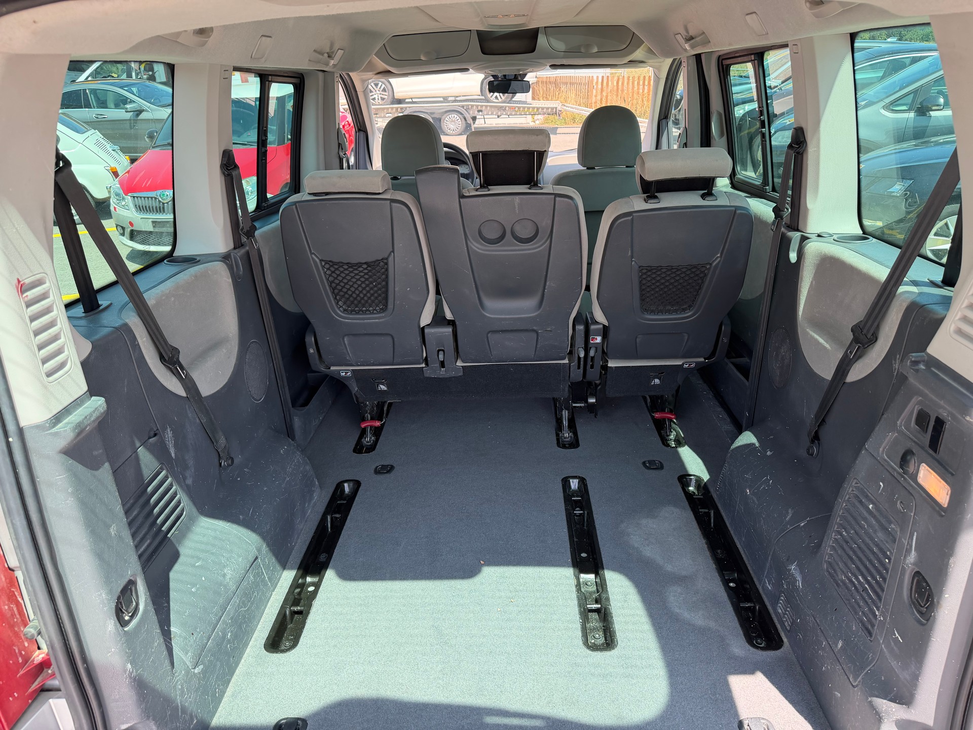 PEUGEOT Expert Tepee 2.0 HDi Loisirs L1-image-10