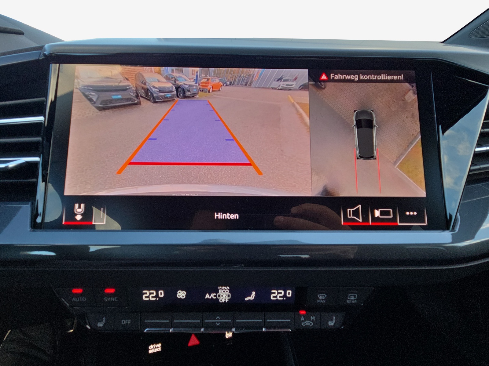 AUDI Q4 e-tron 45 Attraction quattro-image-15