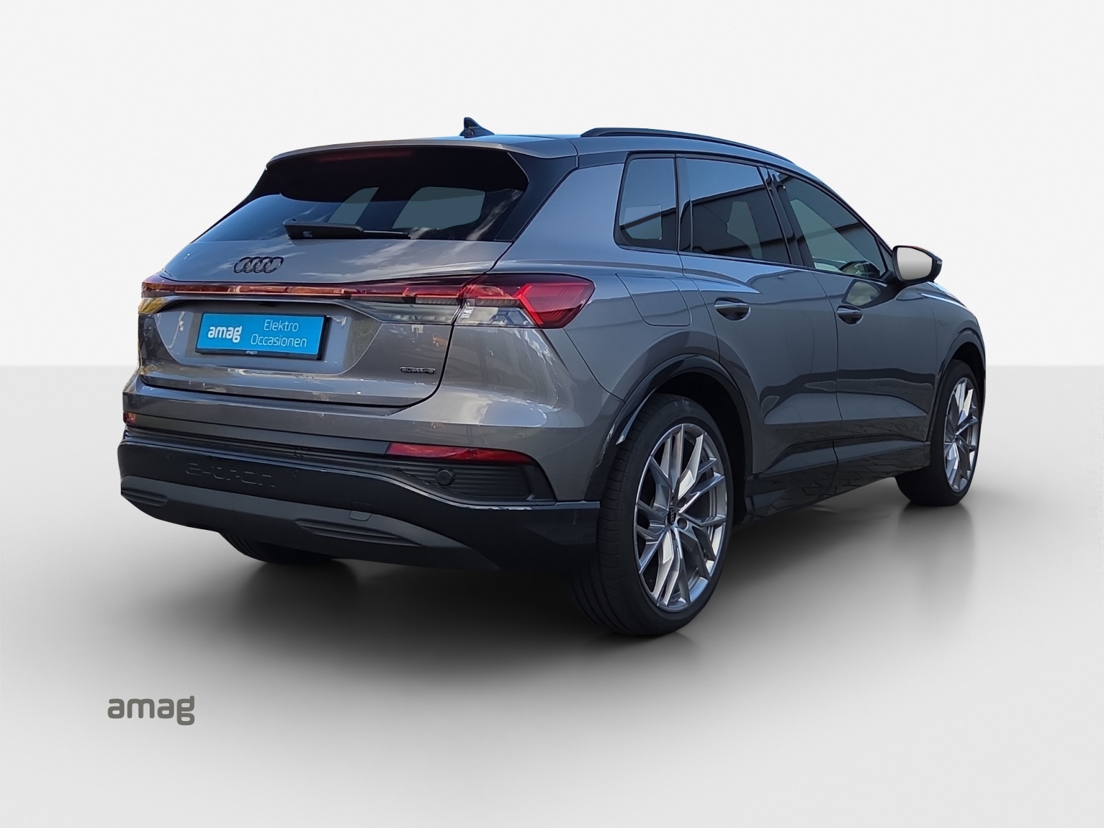 AUDI Q4 e-tron 45 Attraction quattro-image-5
