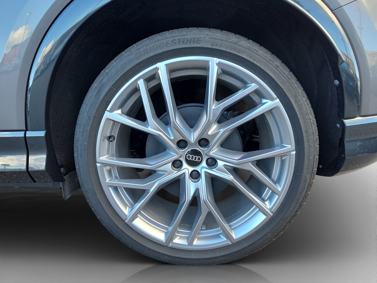 AUDI Q4 e-tron 45 Attraction quattro-image-14
