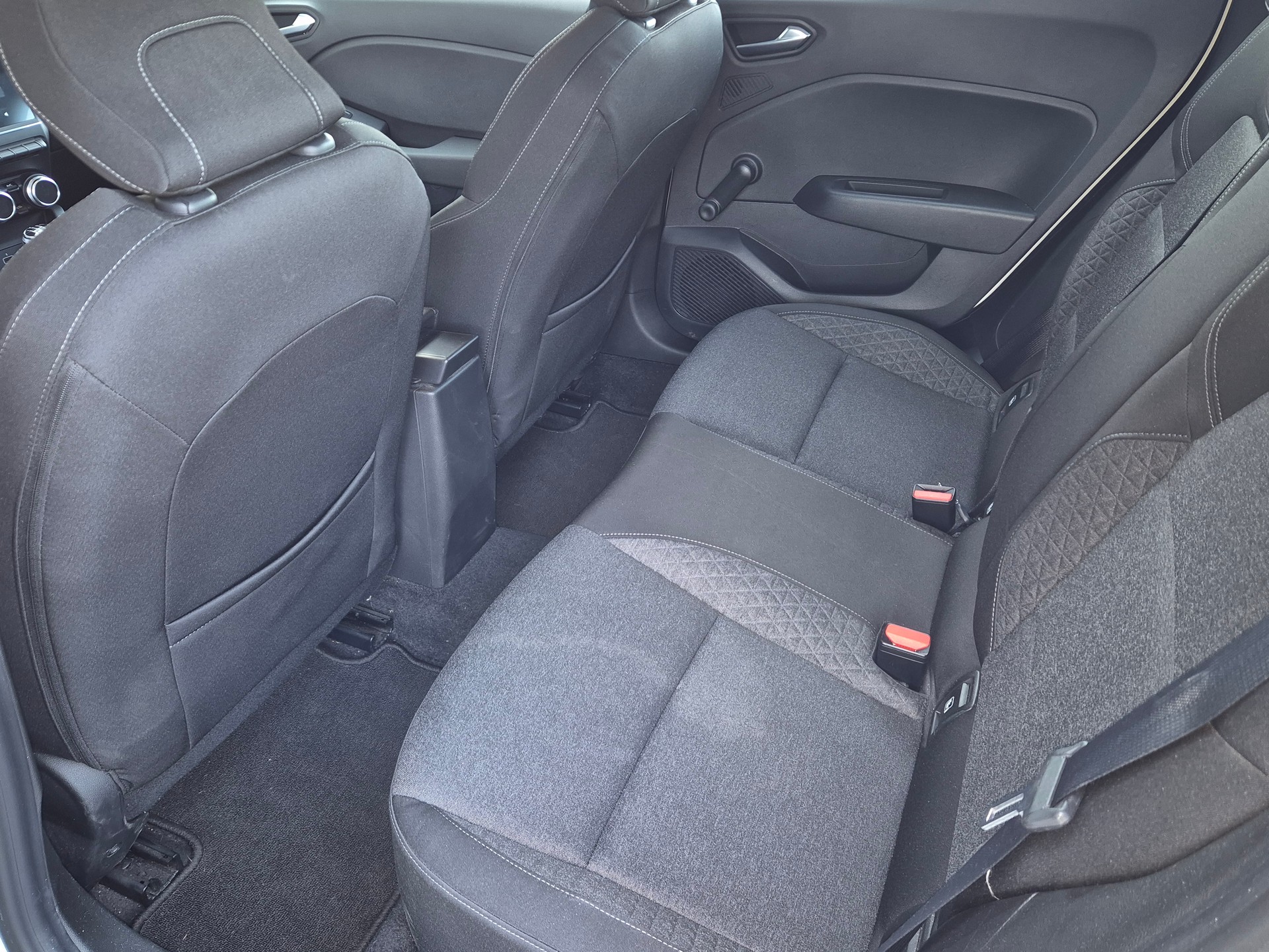 RENAULT Clio 1.0 Business-image-15