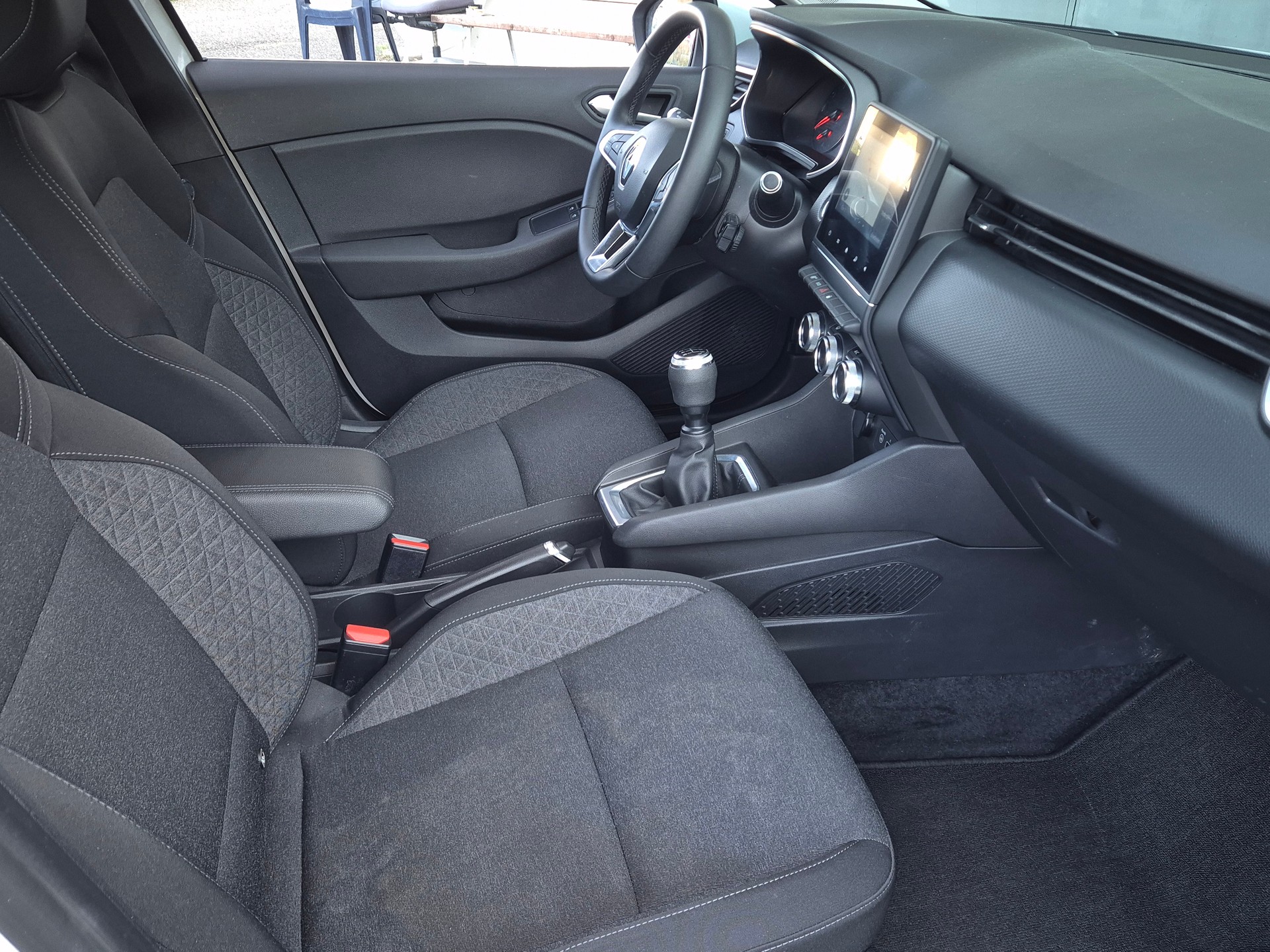 RENAULT Clio 1.0 Business-image-14