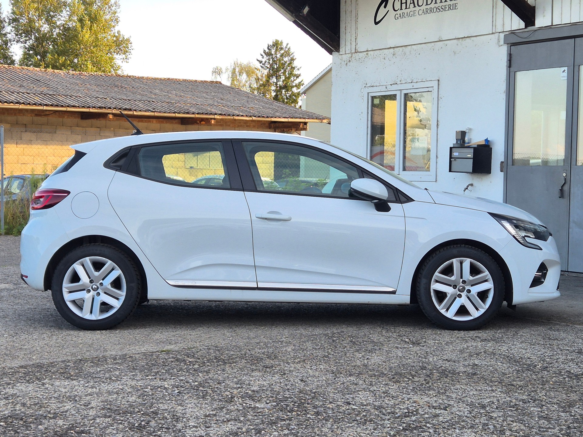 RENAULT Clio 1.0 Business-image-4