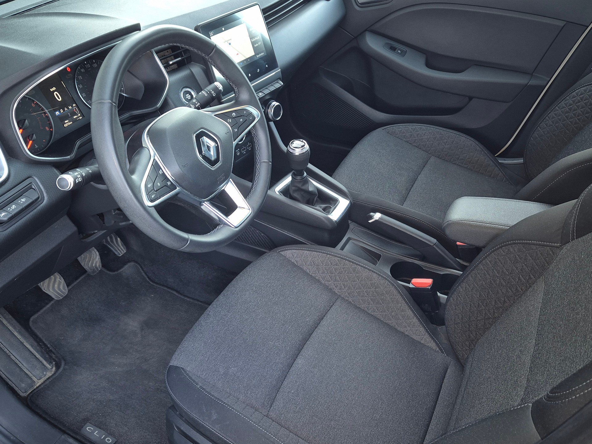RENAULT Clio 1.0 Business-image-12